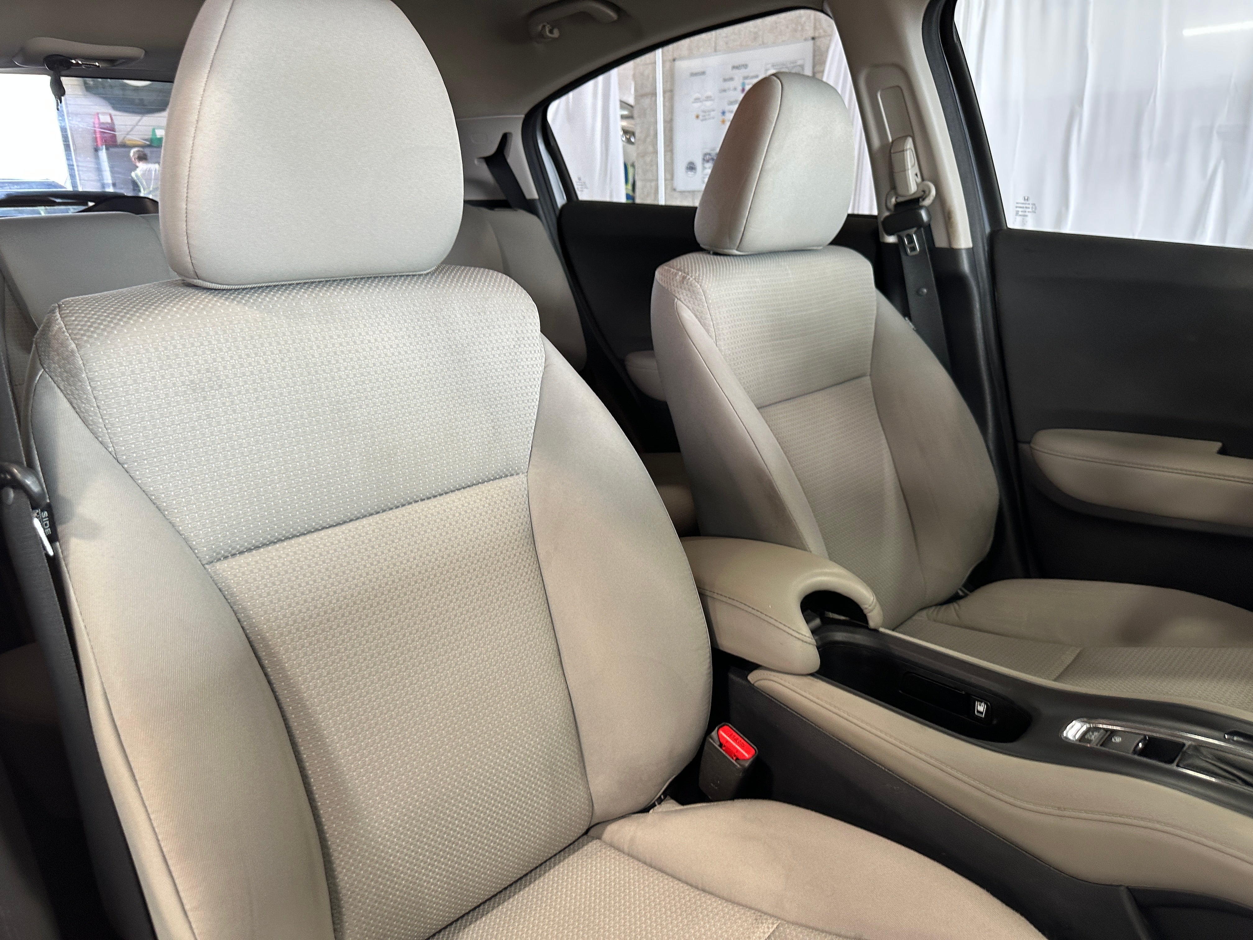 2021 Honda HR-V LX 2