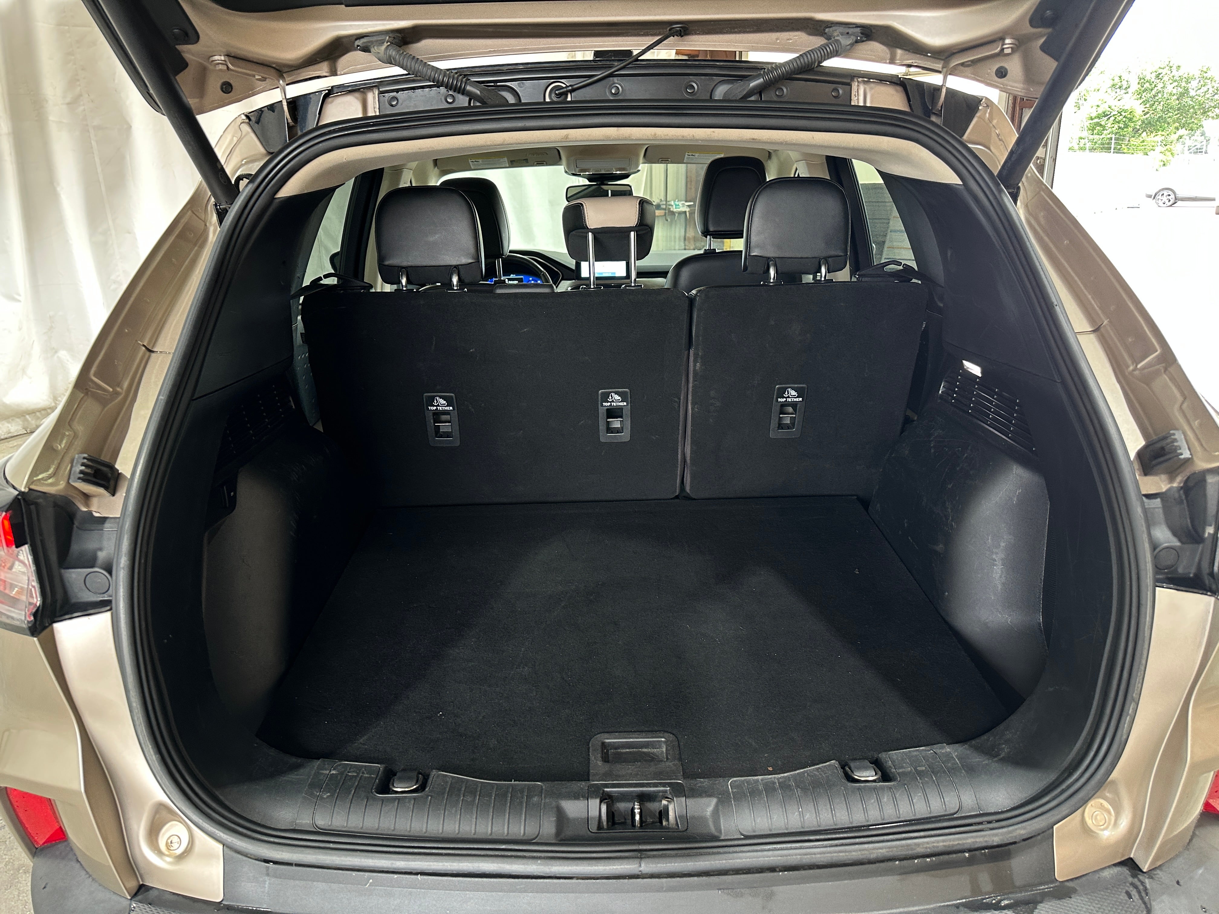 2020 Ford Escape Titanium Hybrid 6