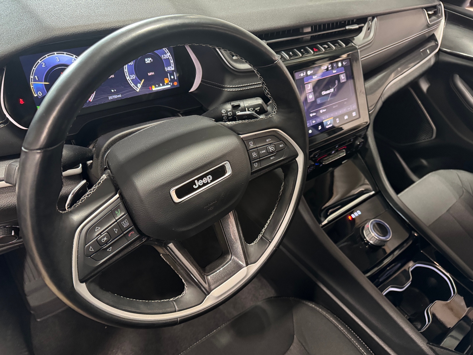Thumbnail: 2021 Jeep Grand Cherokee L - 3
