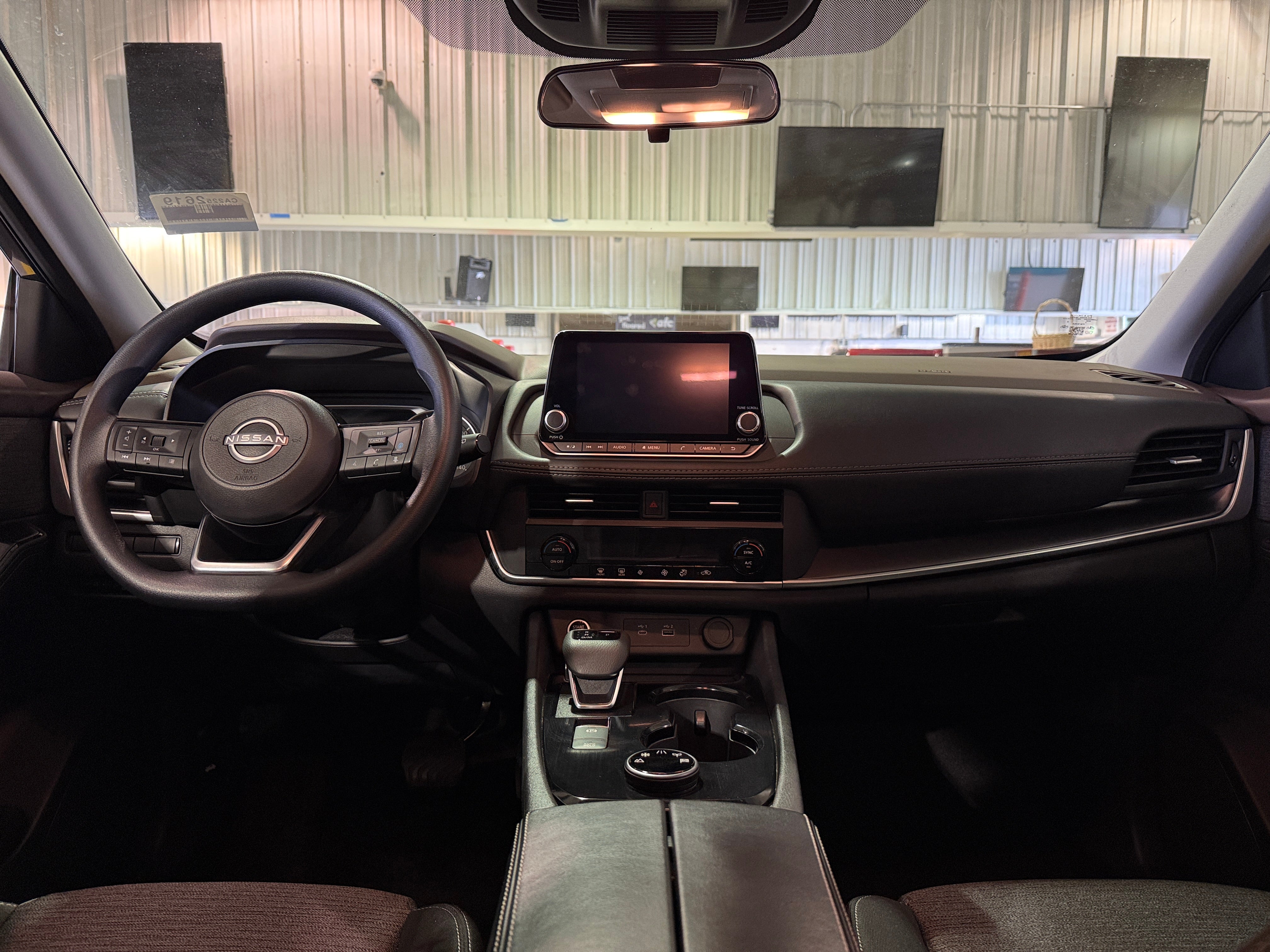 2023 Nissan Rogue SV 3