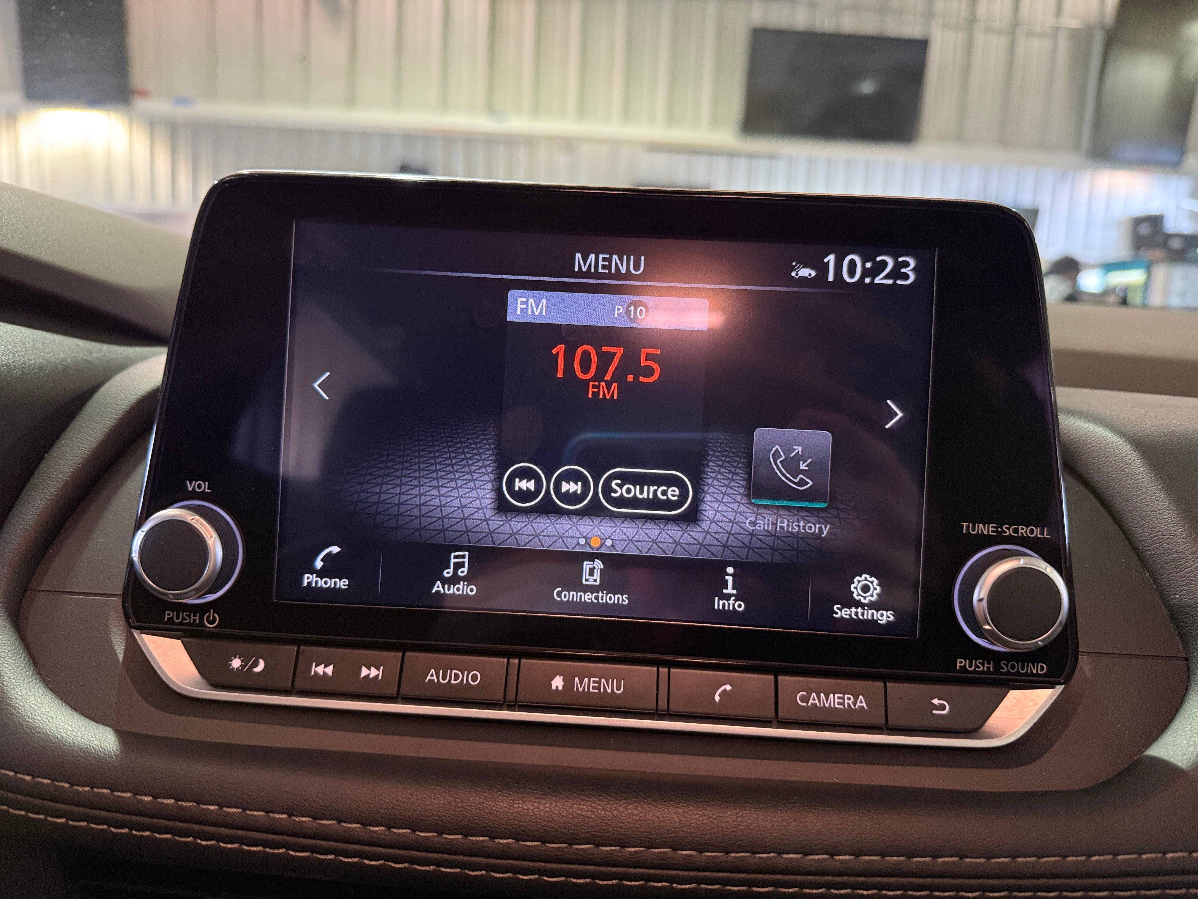 2023 Nissan Rogue SV 4