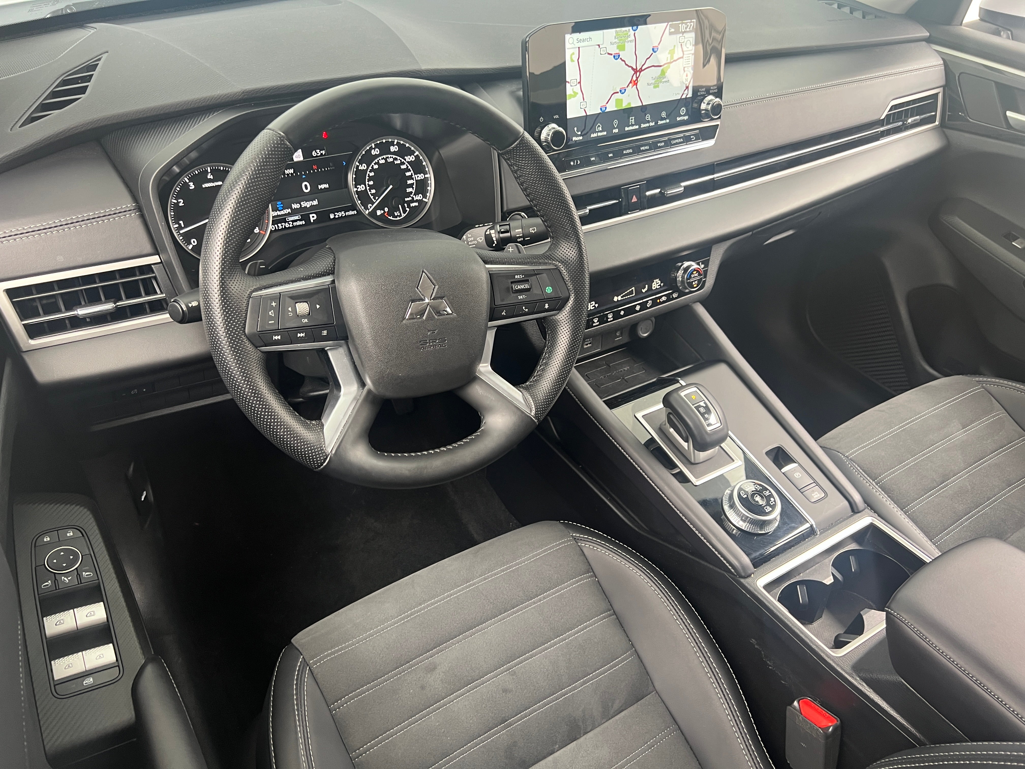 2024 Mitsubishi Outlander SE 2