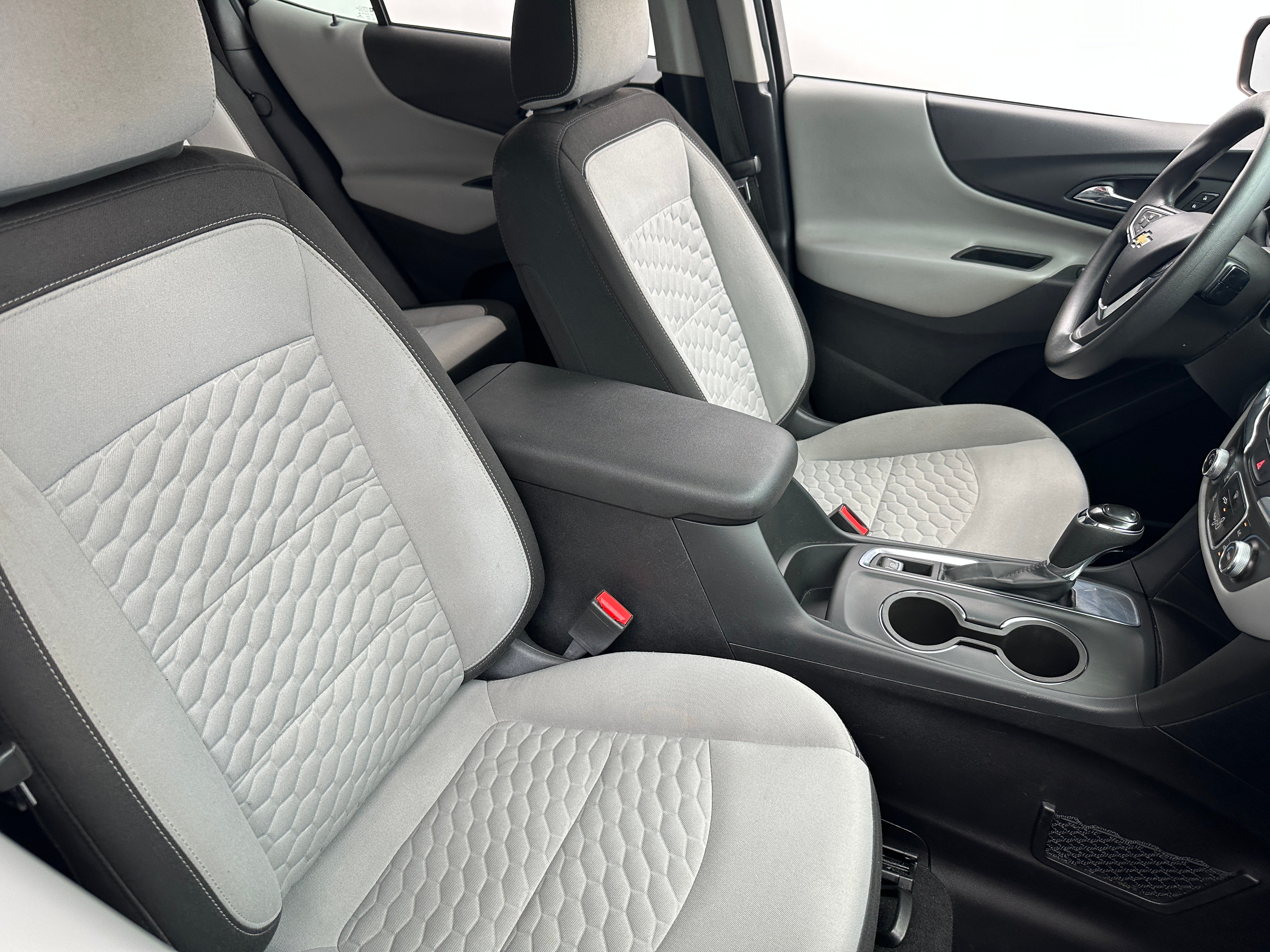 2018 Chevrolet Equinox LS 2