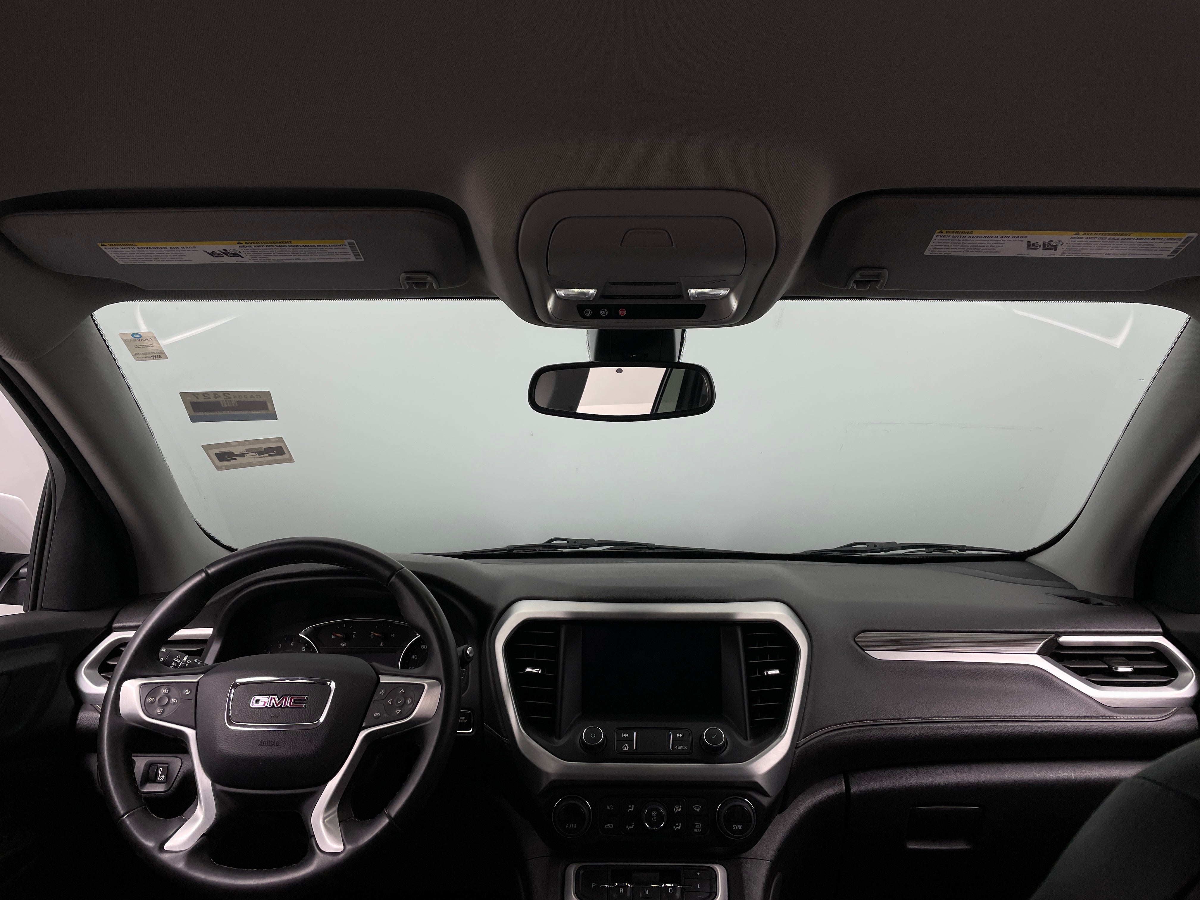 2023 GMC Acadia SLT 2