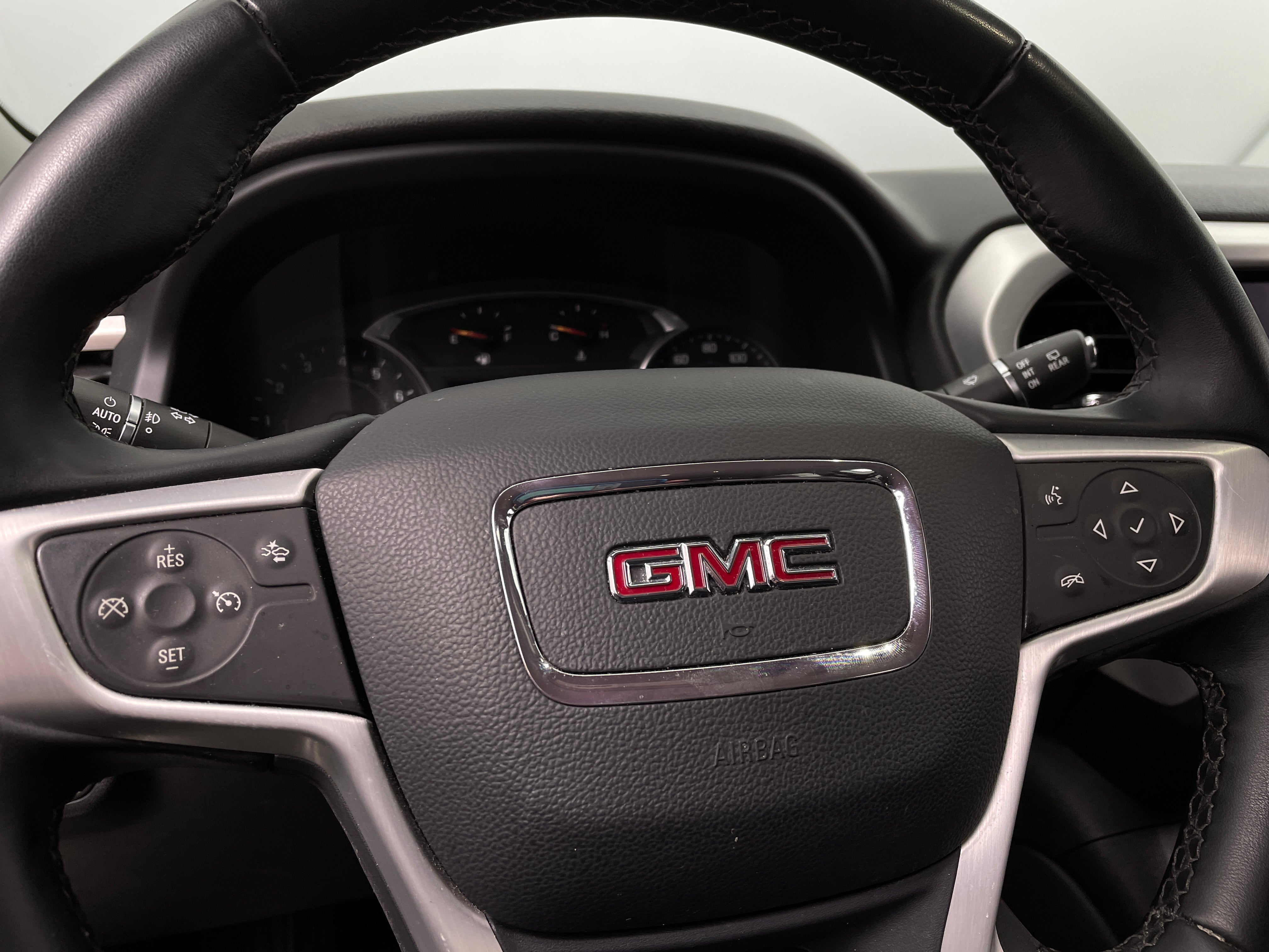 2023 GMC Acadia SLT 4