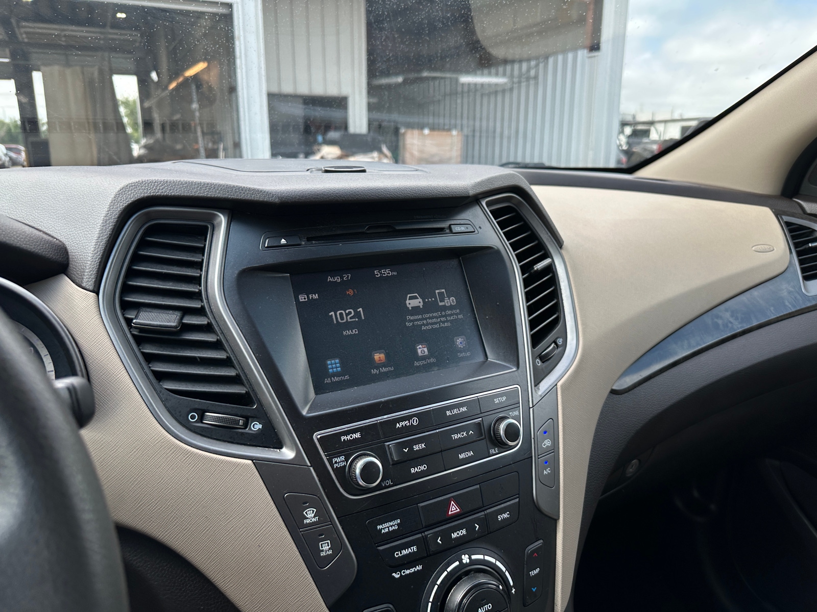 Thumbnail: 2017 Hyundai Santa Fe - 4