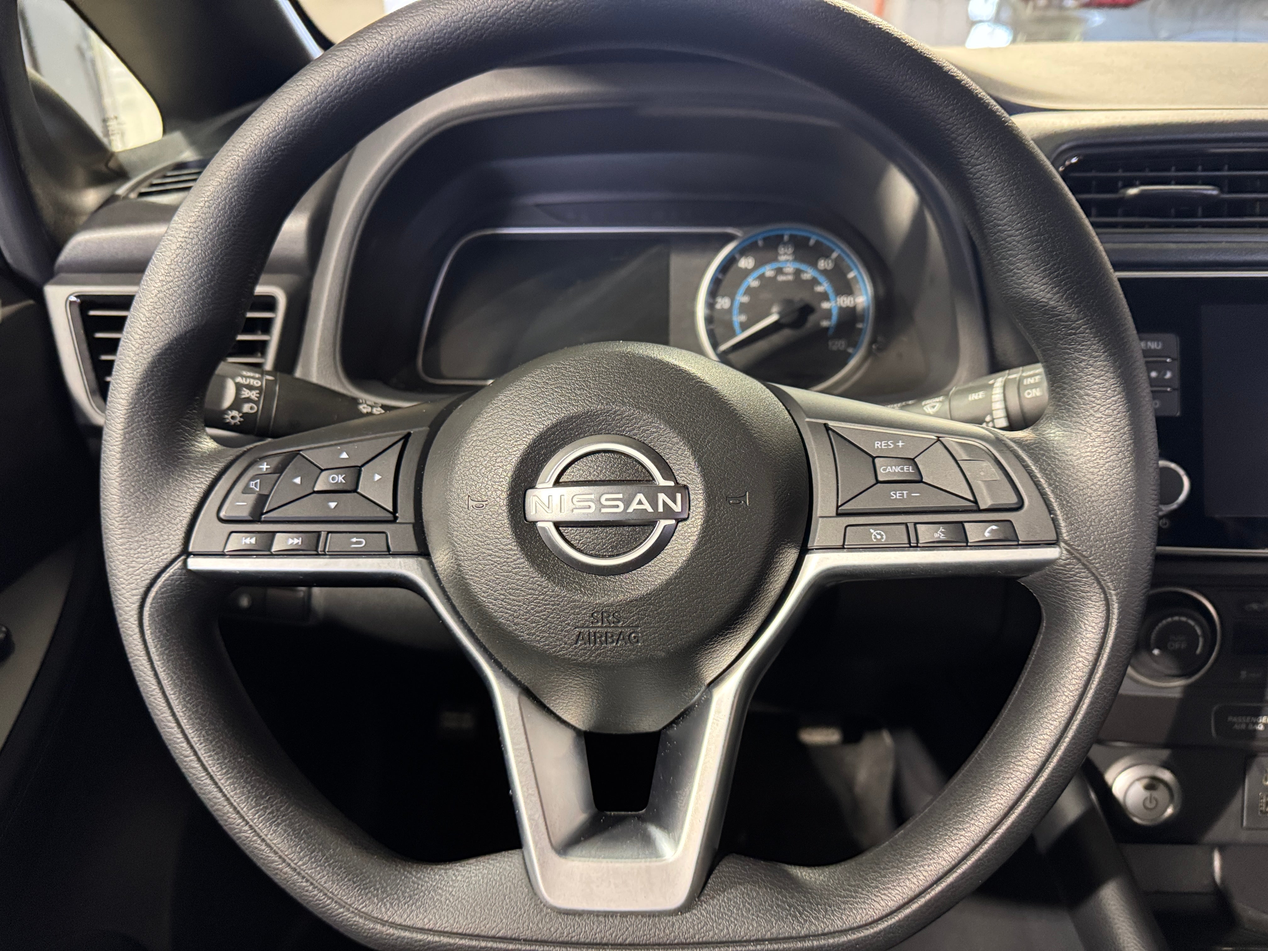 2025 Nissan Leaf S 5