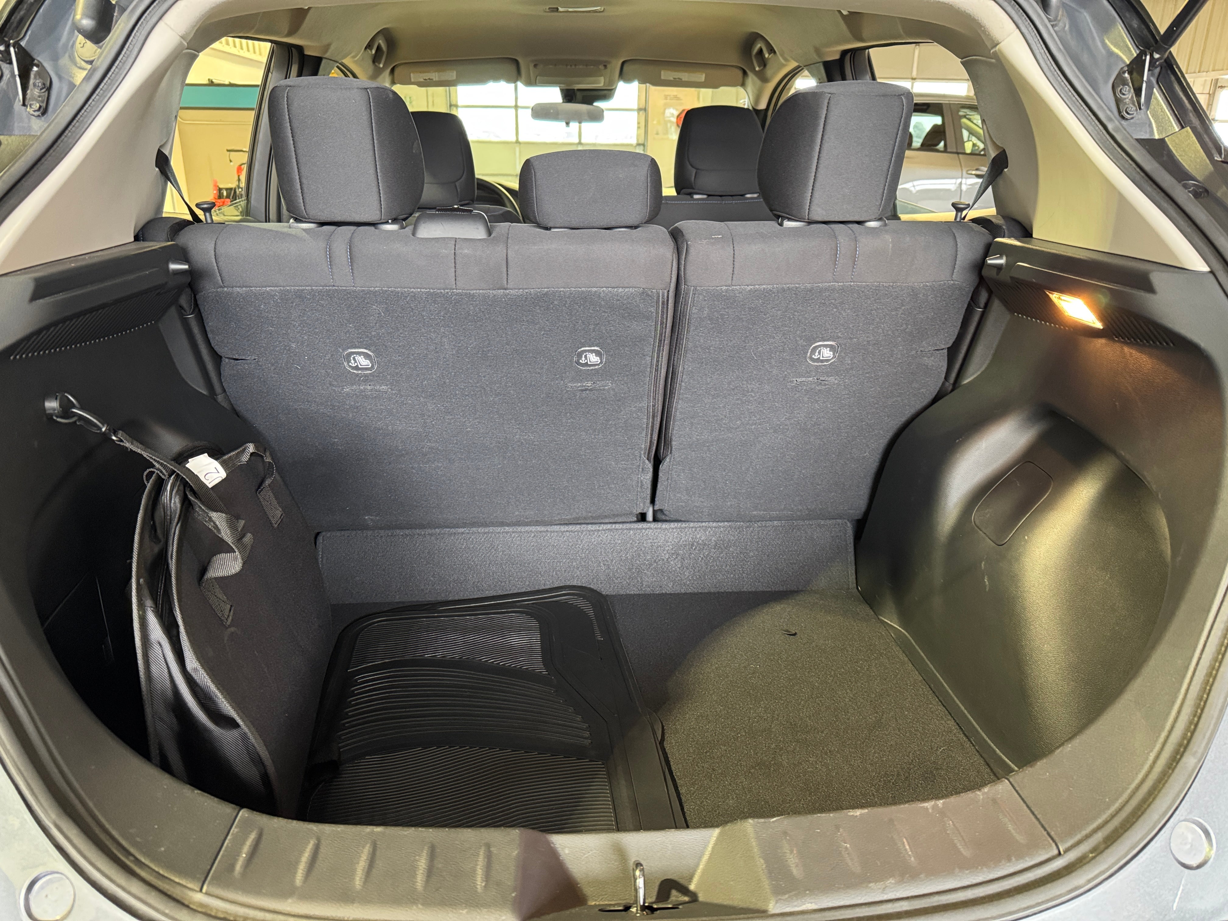2025 Nissan Leaf S 7