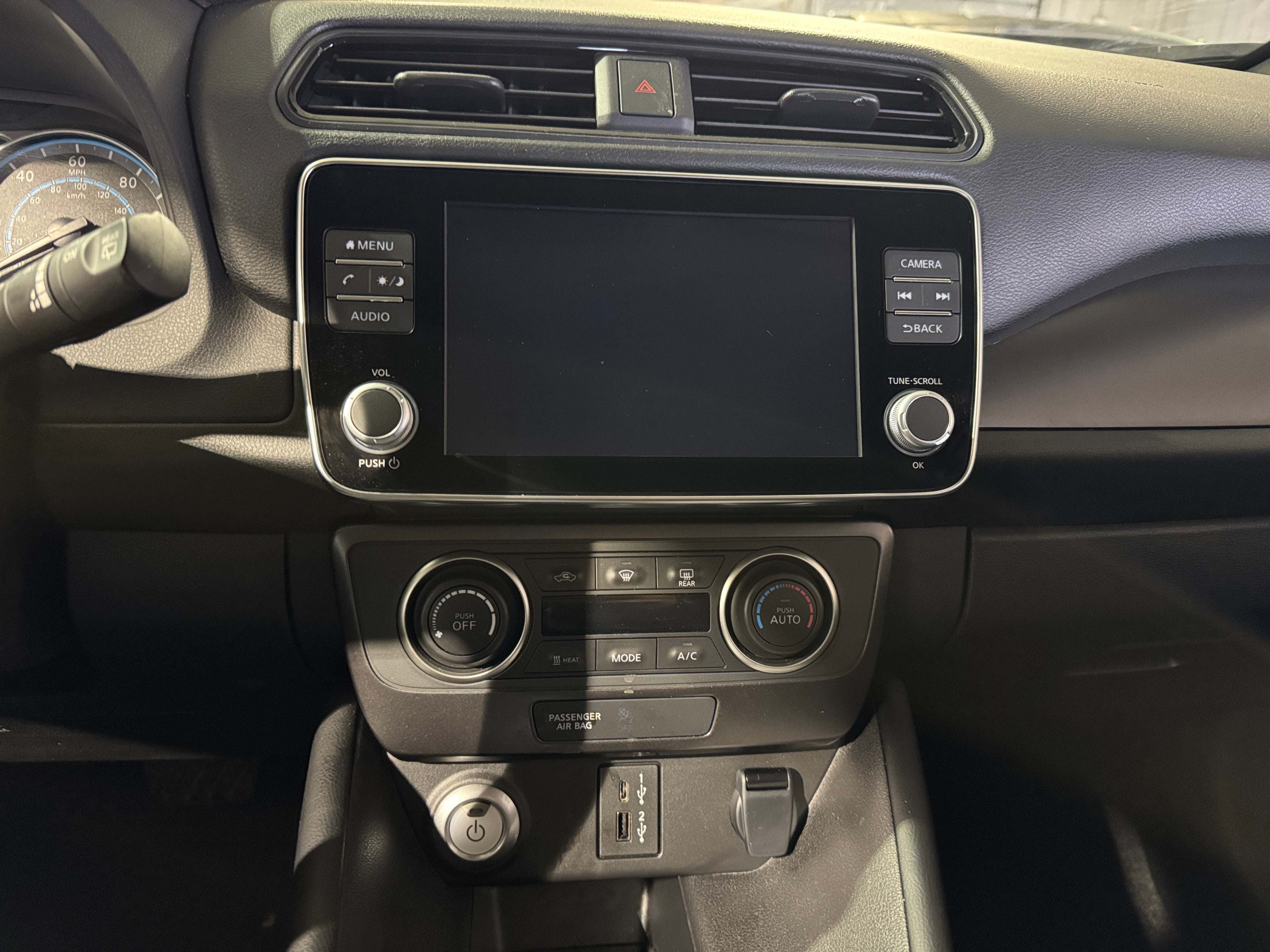 2025 Nissan Leaf S 4