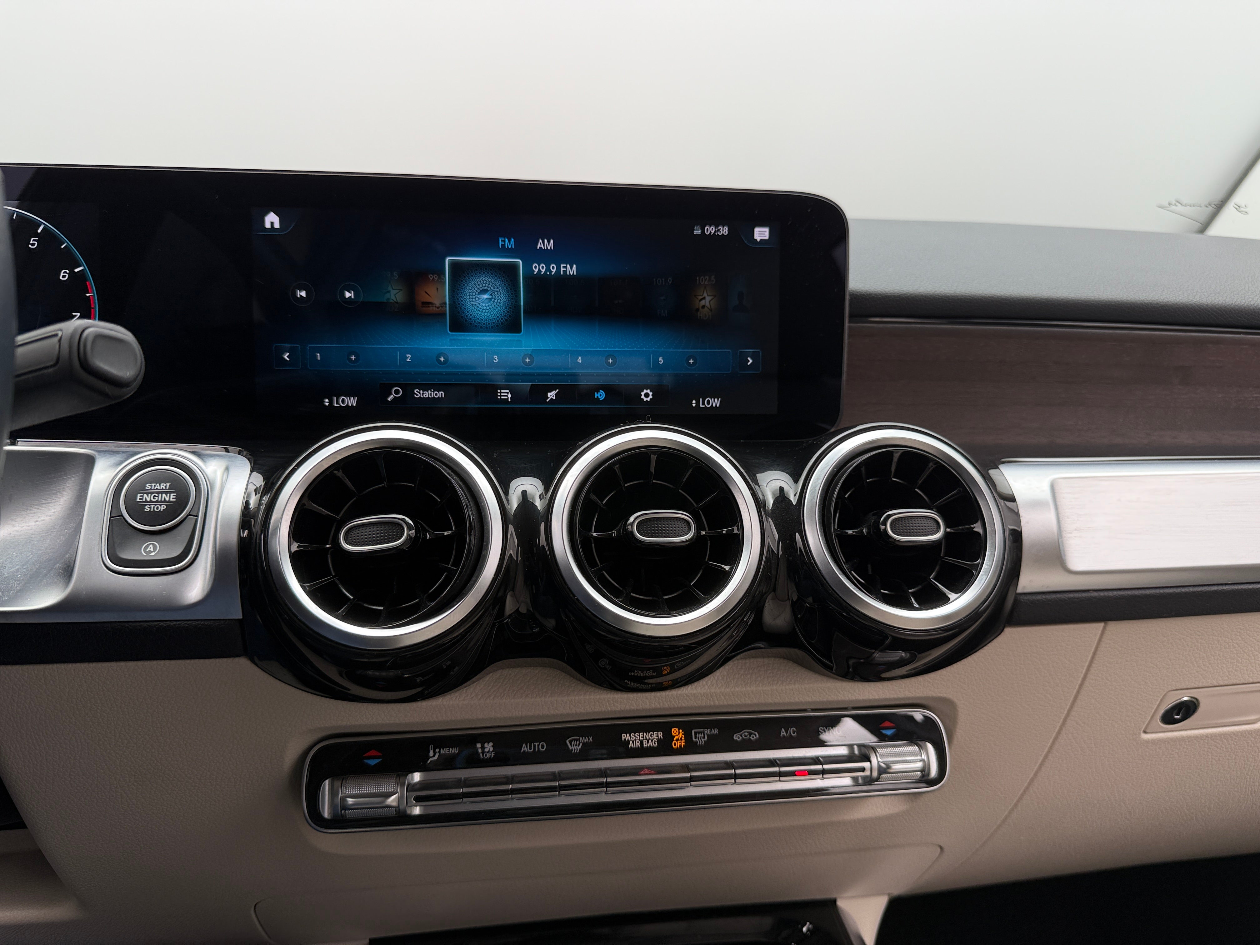 2022 Mercedes-Benz GLB 250 3