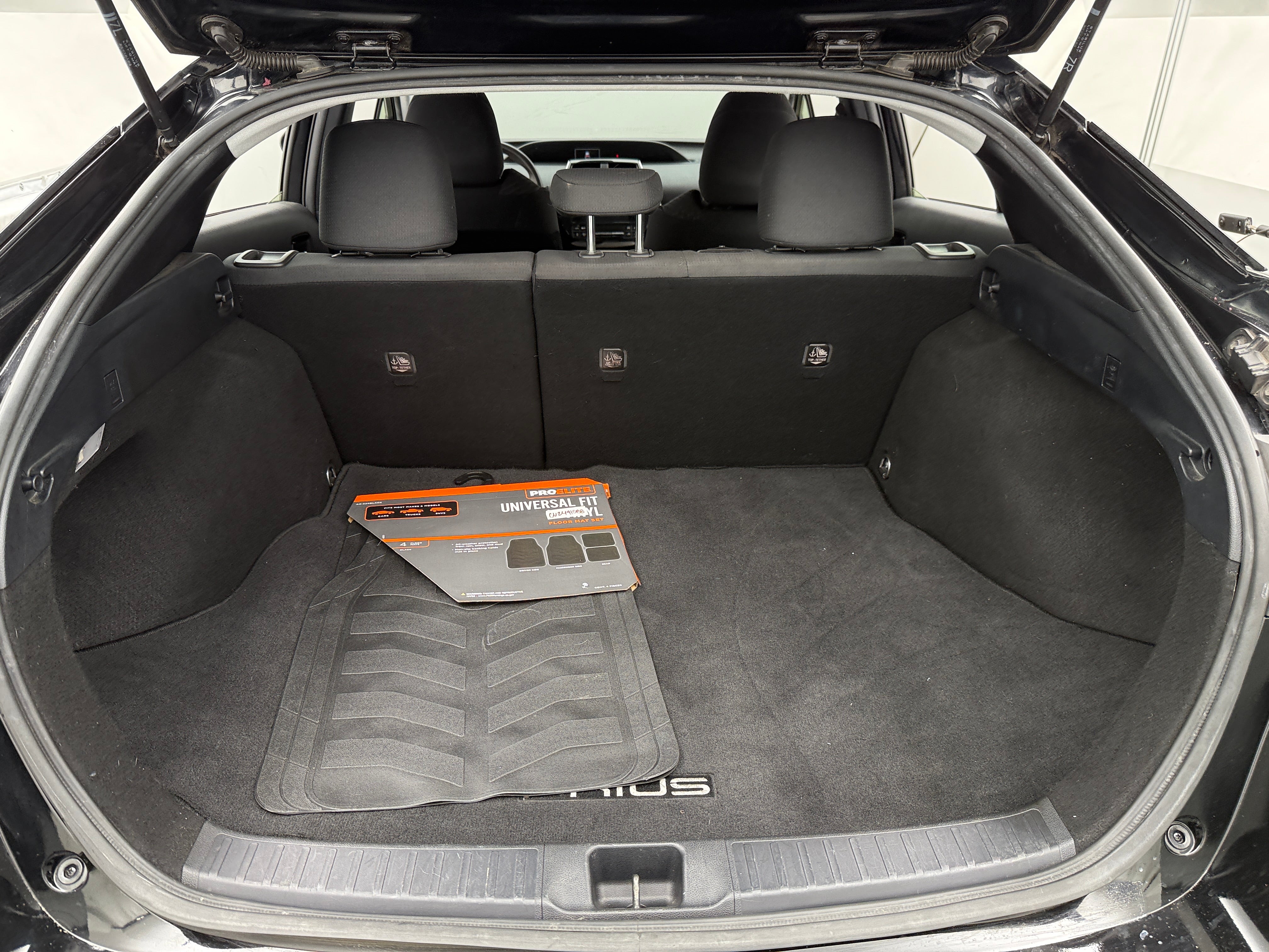 2017 Toyota Prius Two 7