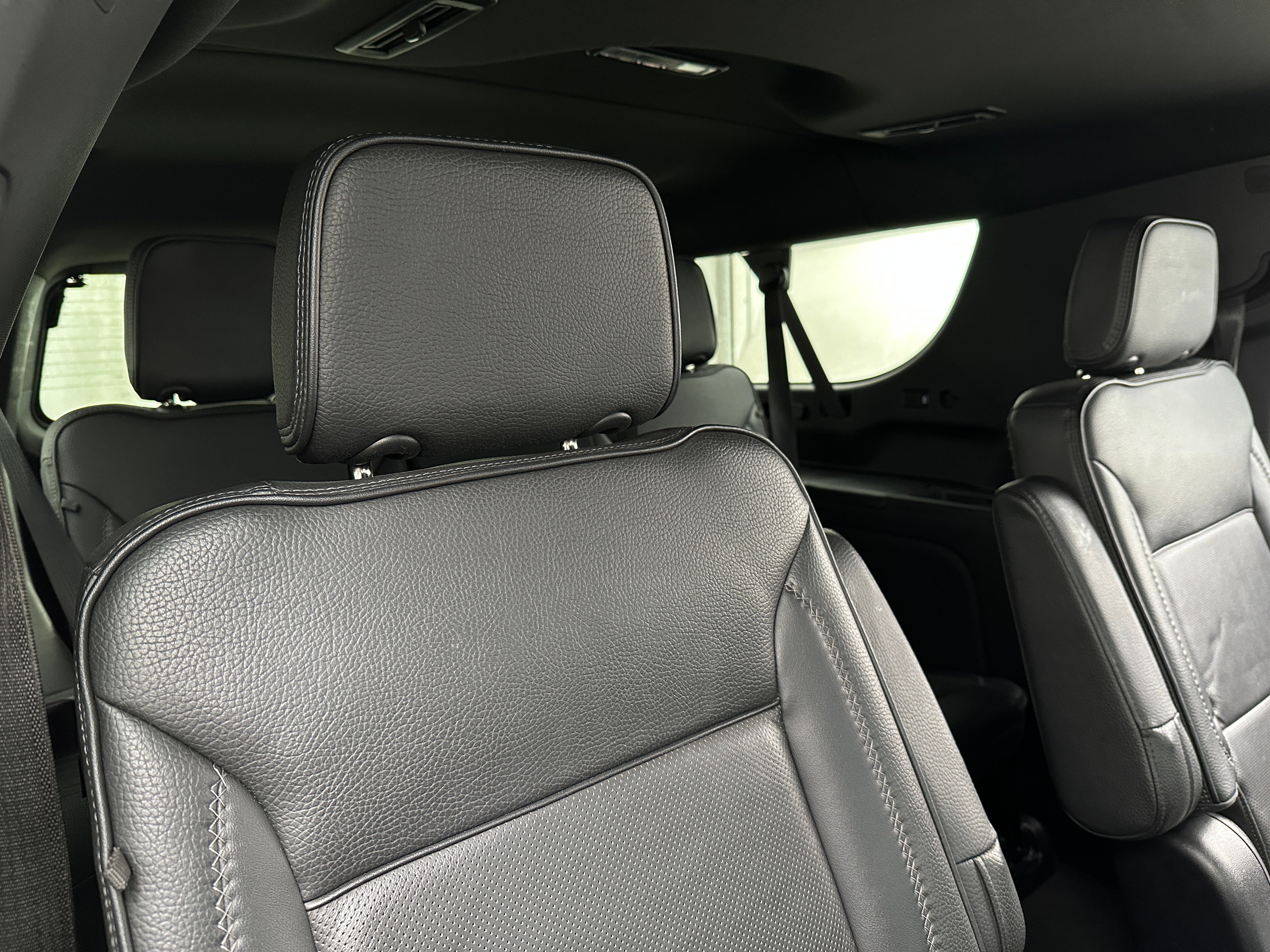 2023 GMC Yukon XL Denali 5