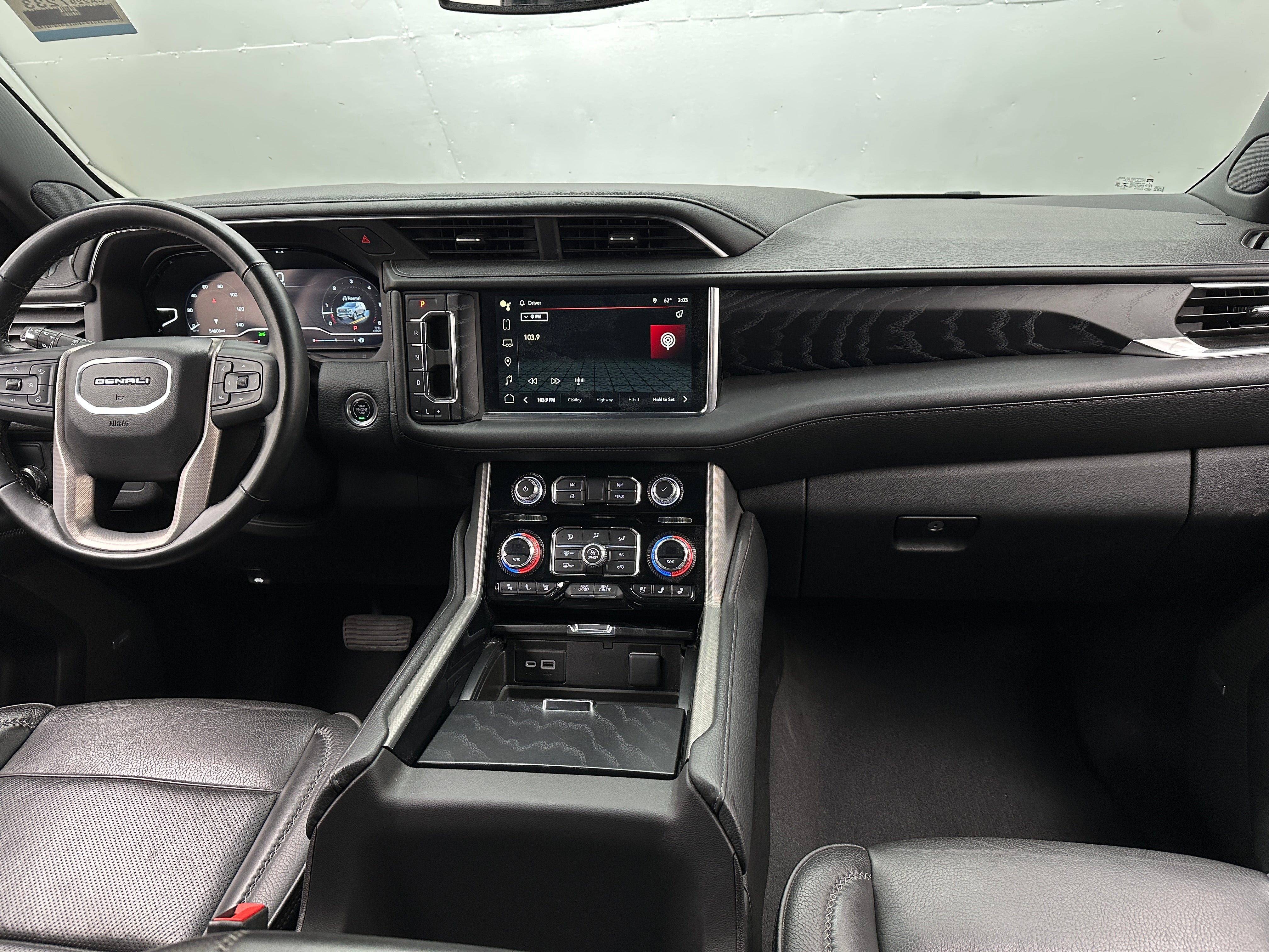 2023 GMC Yukon XL Denali 2