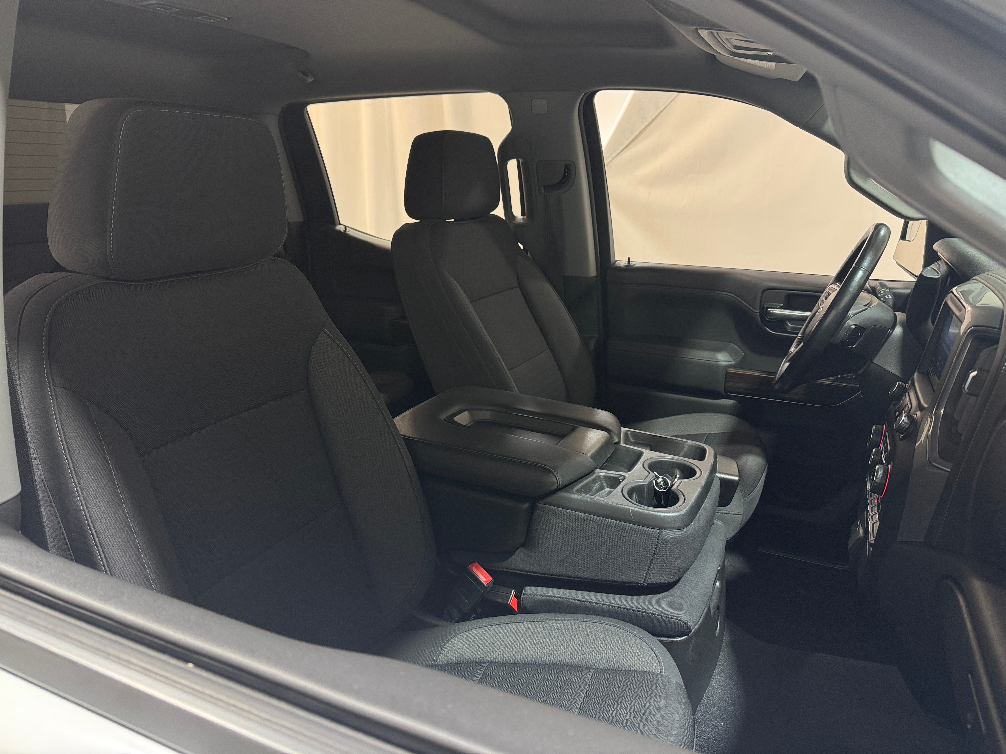 2020 Chevrolet Silverado 1500 RST 2