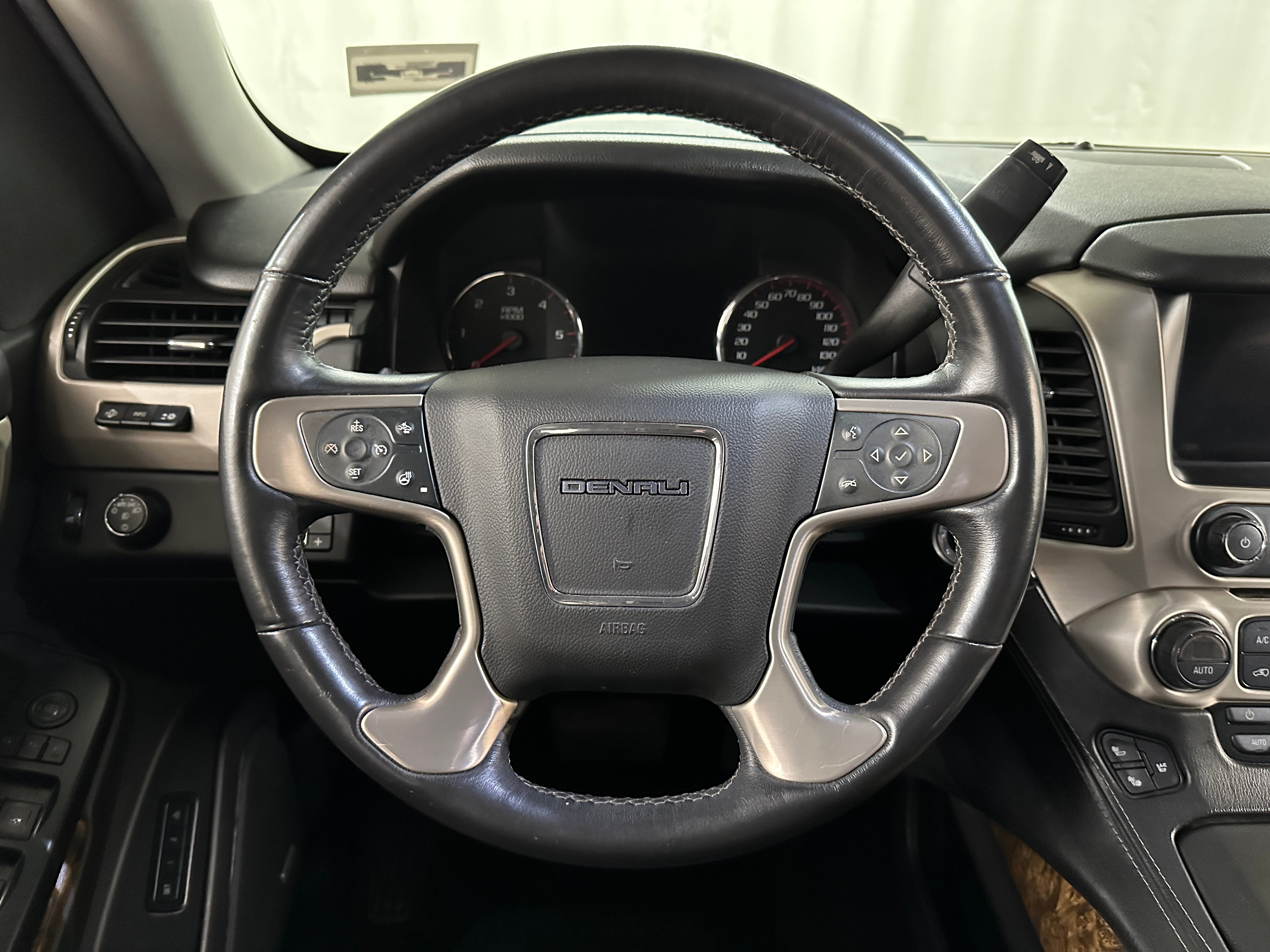 2016 GMC Yukon Denali 4