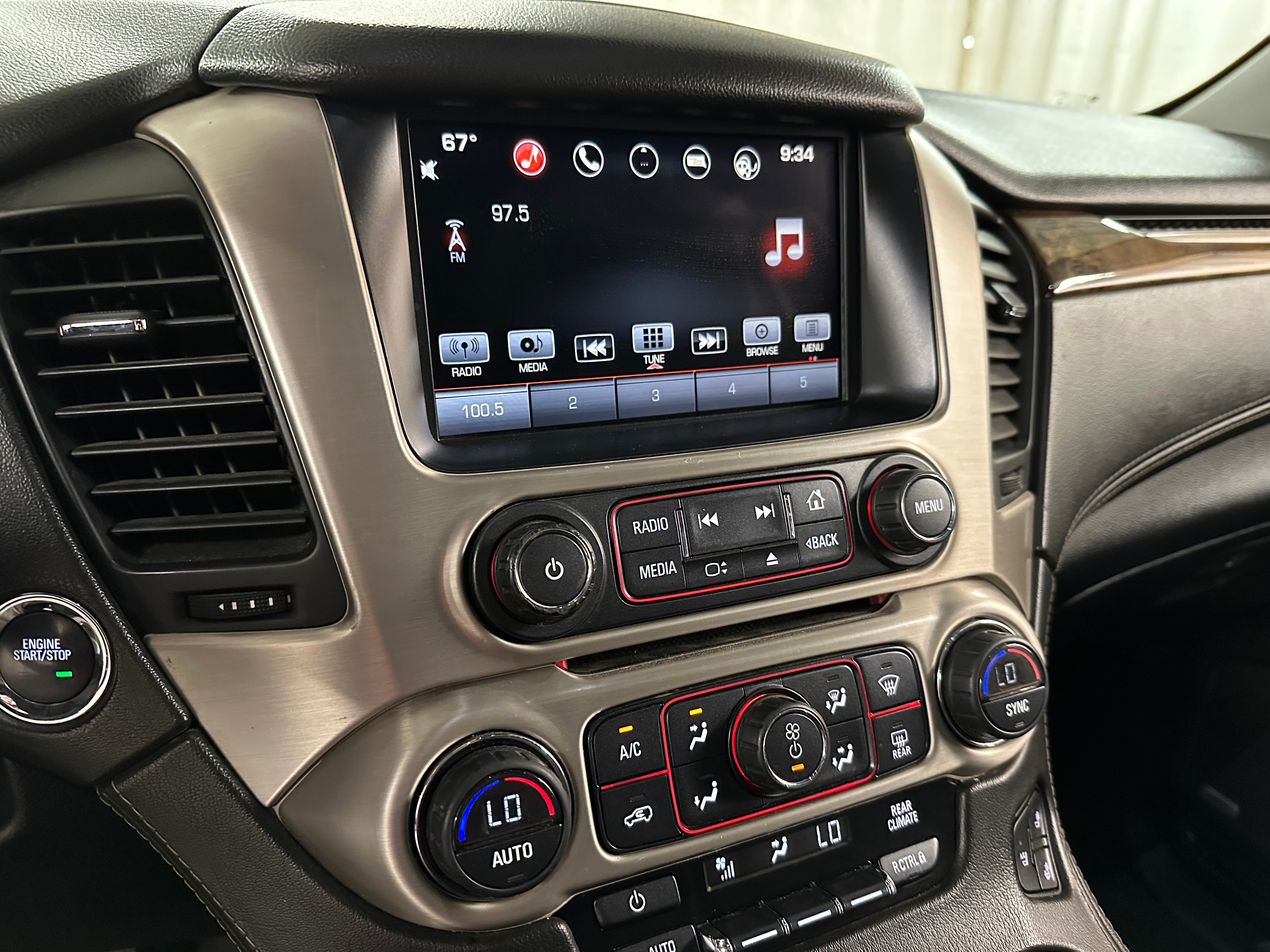 2016 GMC Yukon Denali 3