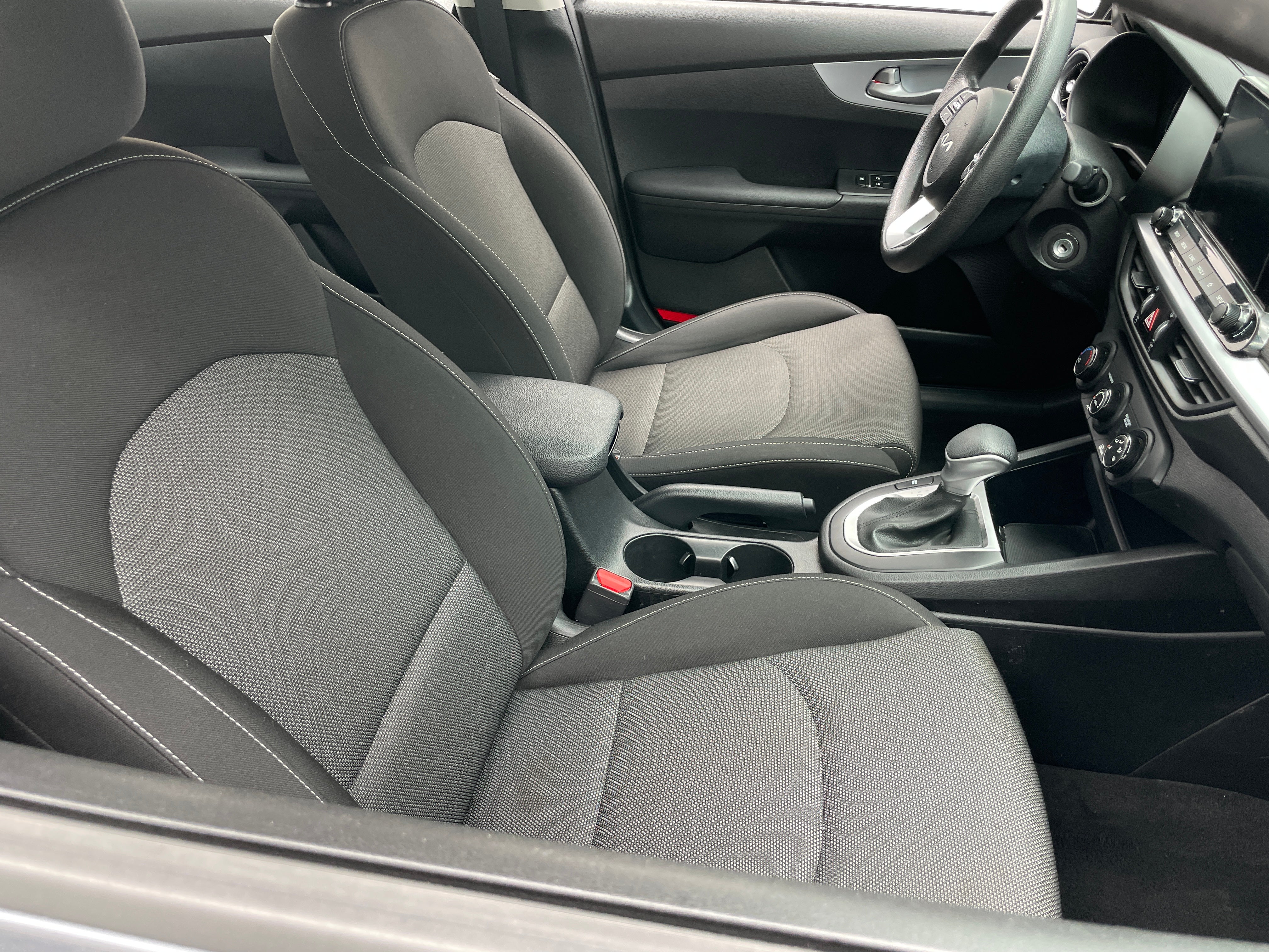 2023 Kia Forte LXS 2