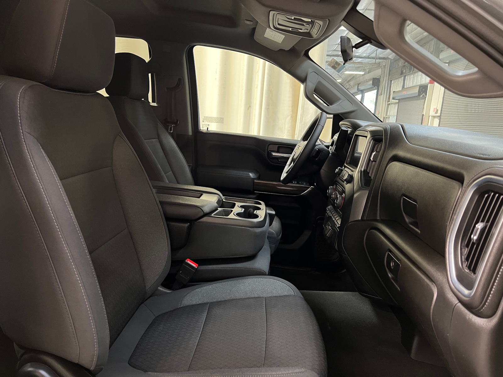 Thumbnail: 2022 Chevrolet Silverado 1500 - 2