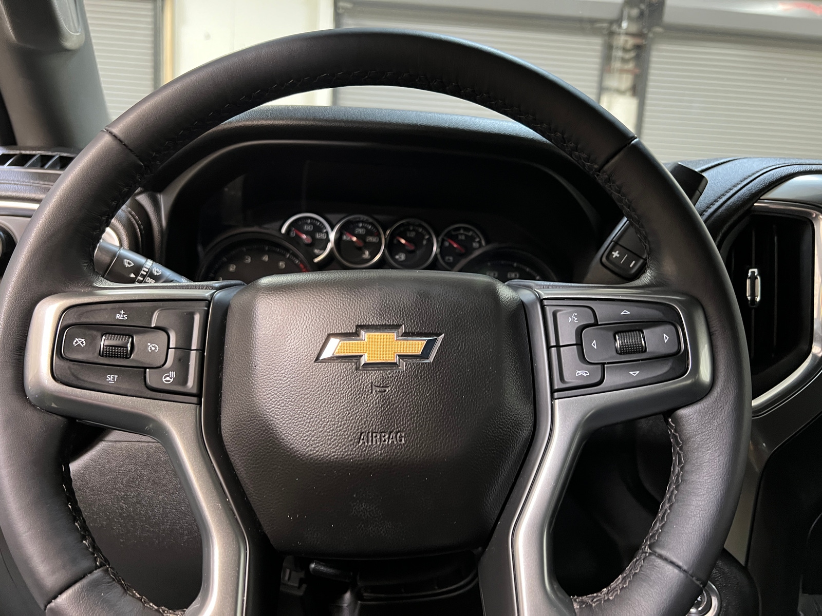 Thumbnail: 2022 Chevrolet Silverado 1500 - 5