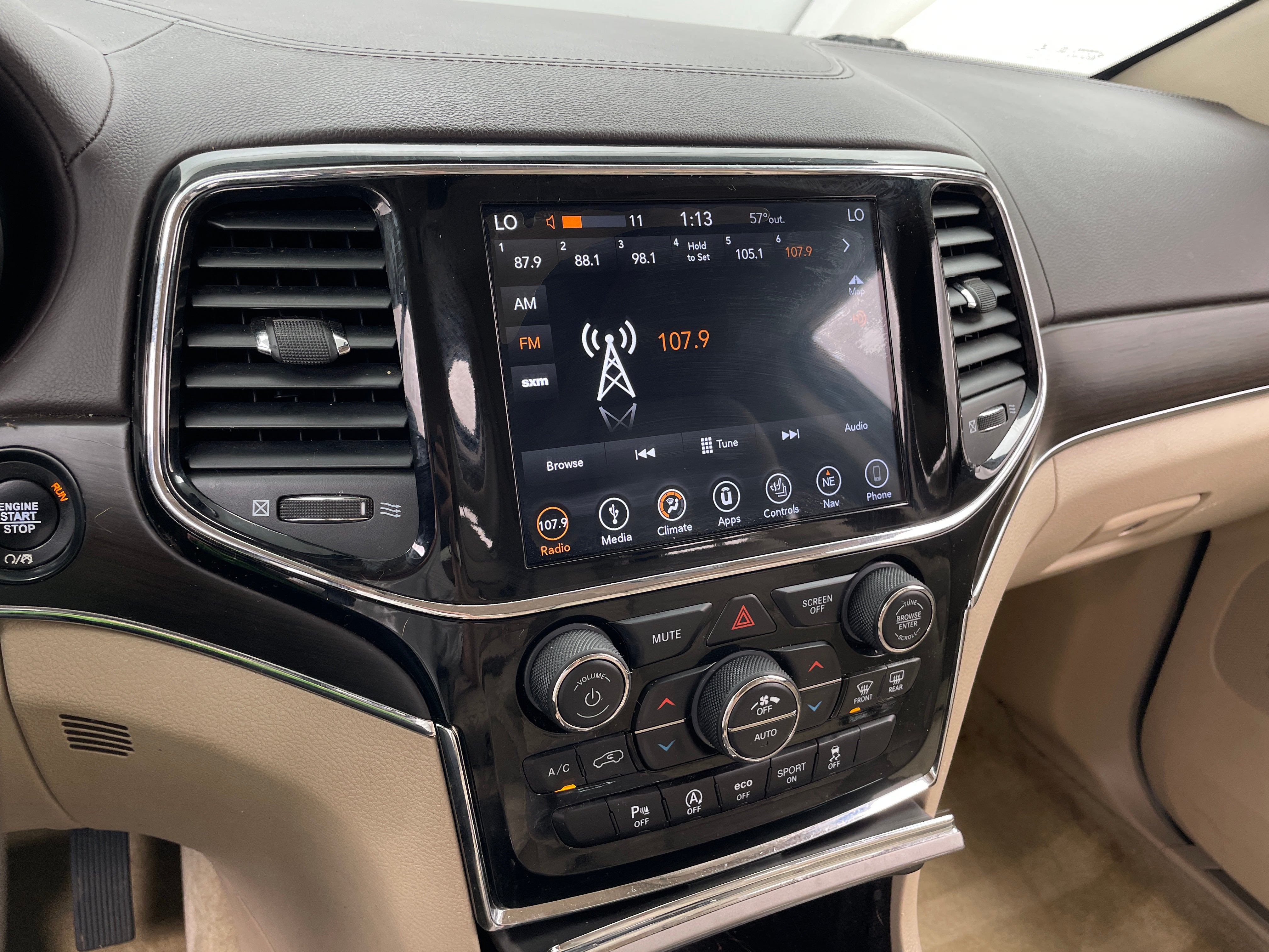 2019 Jeep Grand Cherokee Overland 3