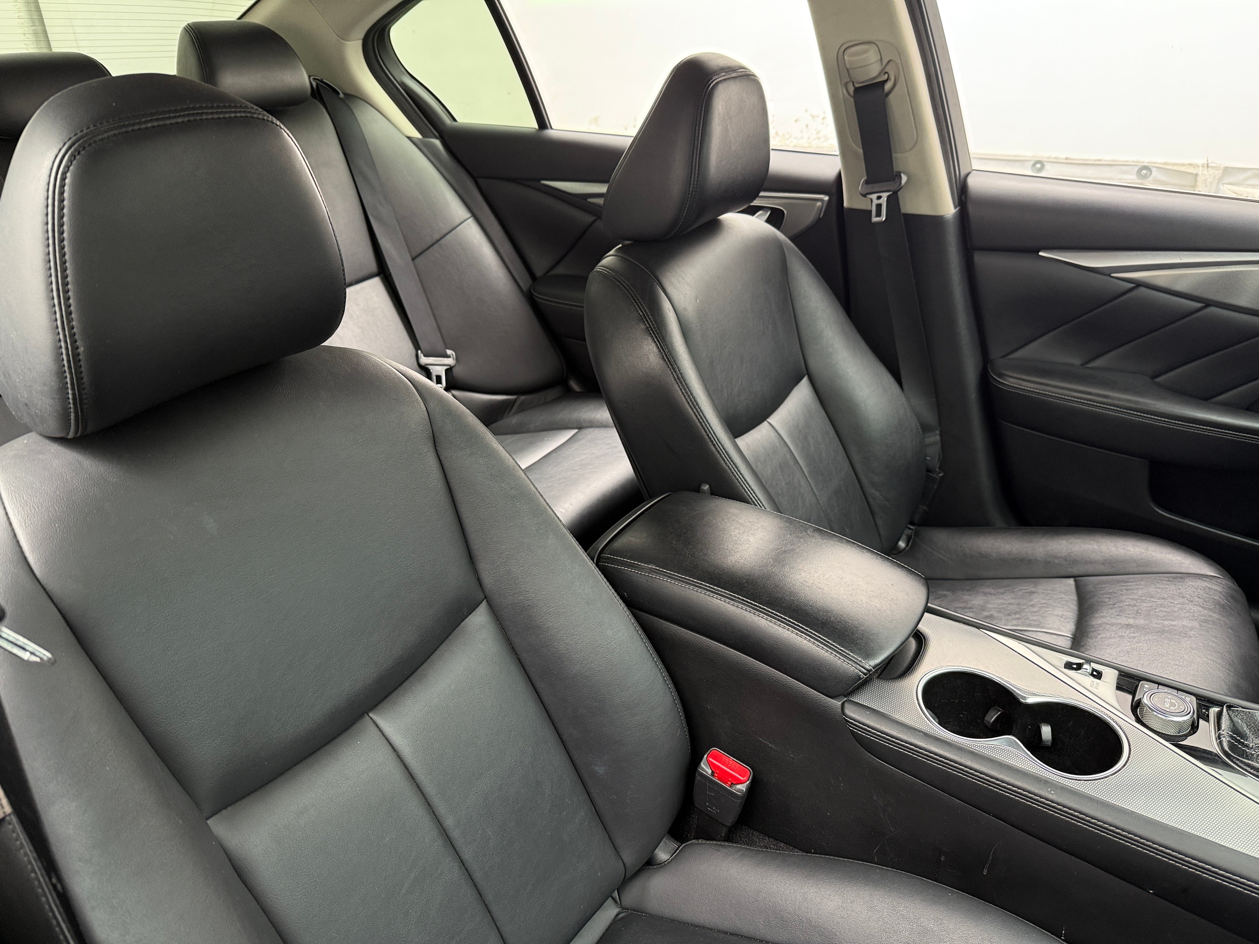 2015 INFINITI Q50 Premium 2