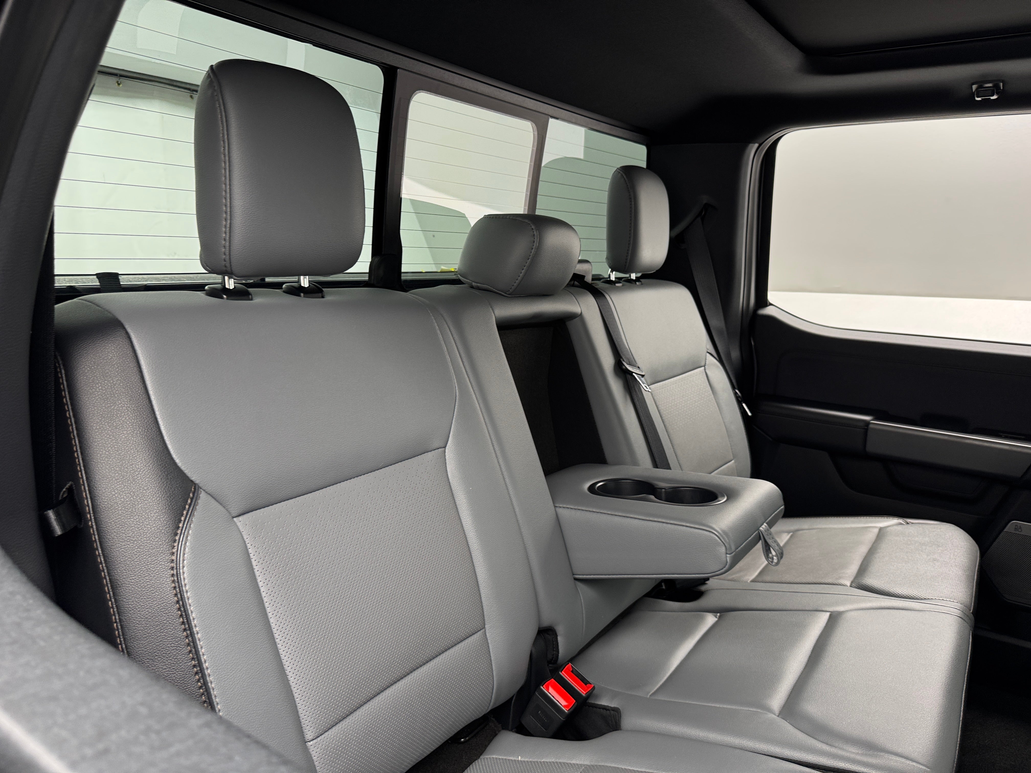 2023 Ford F-150 Lightning Lariat 6