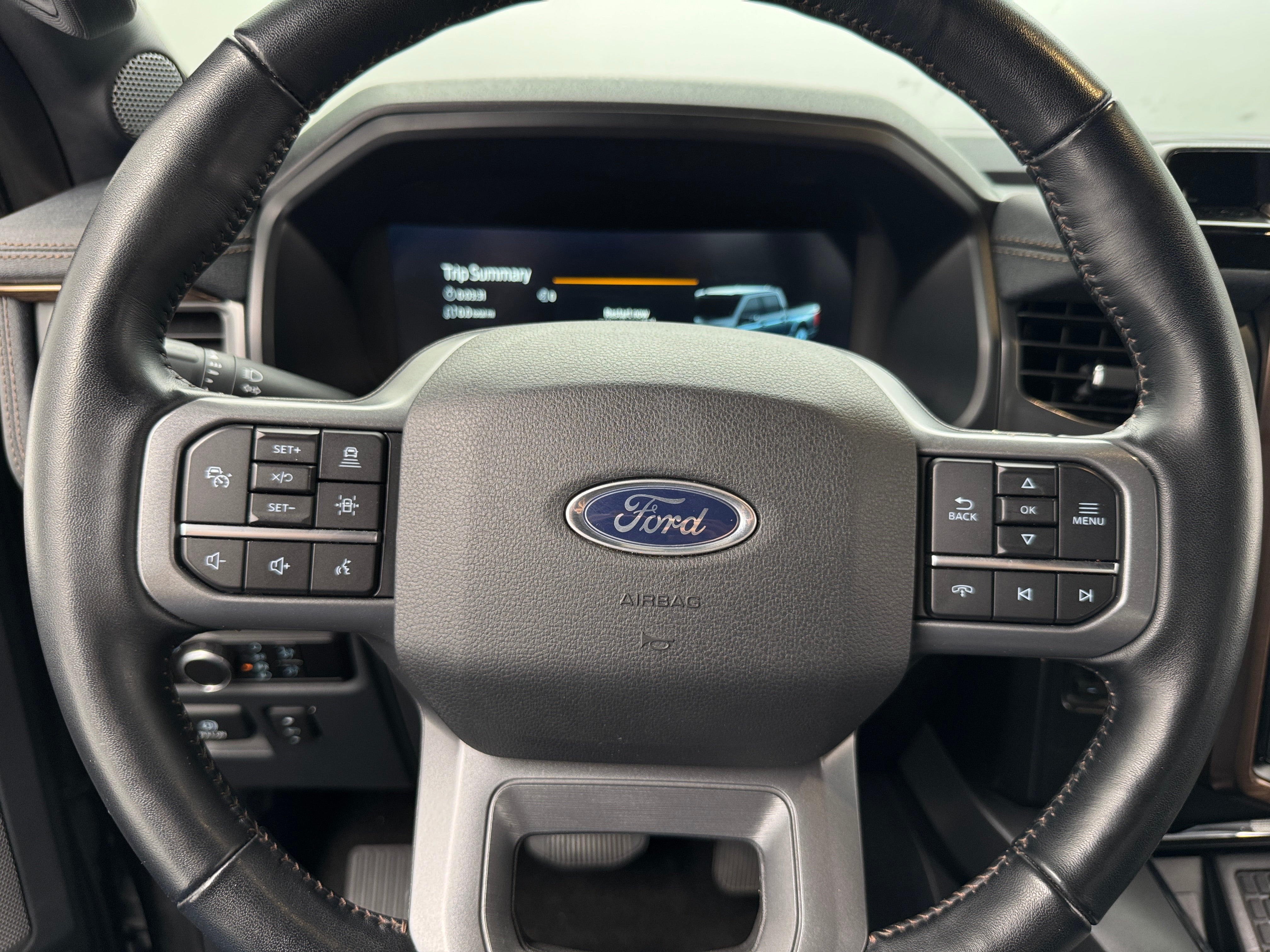 2023 Ford F-150 Lightning Lariat 5