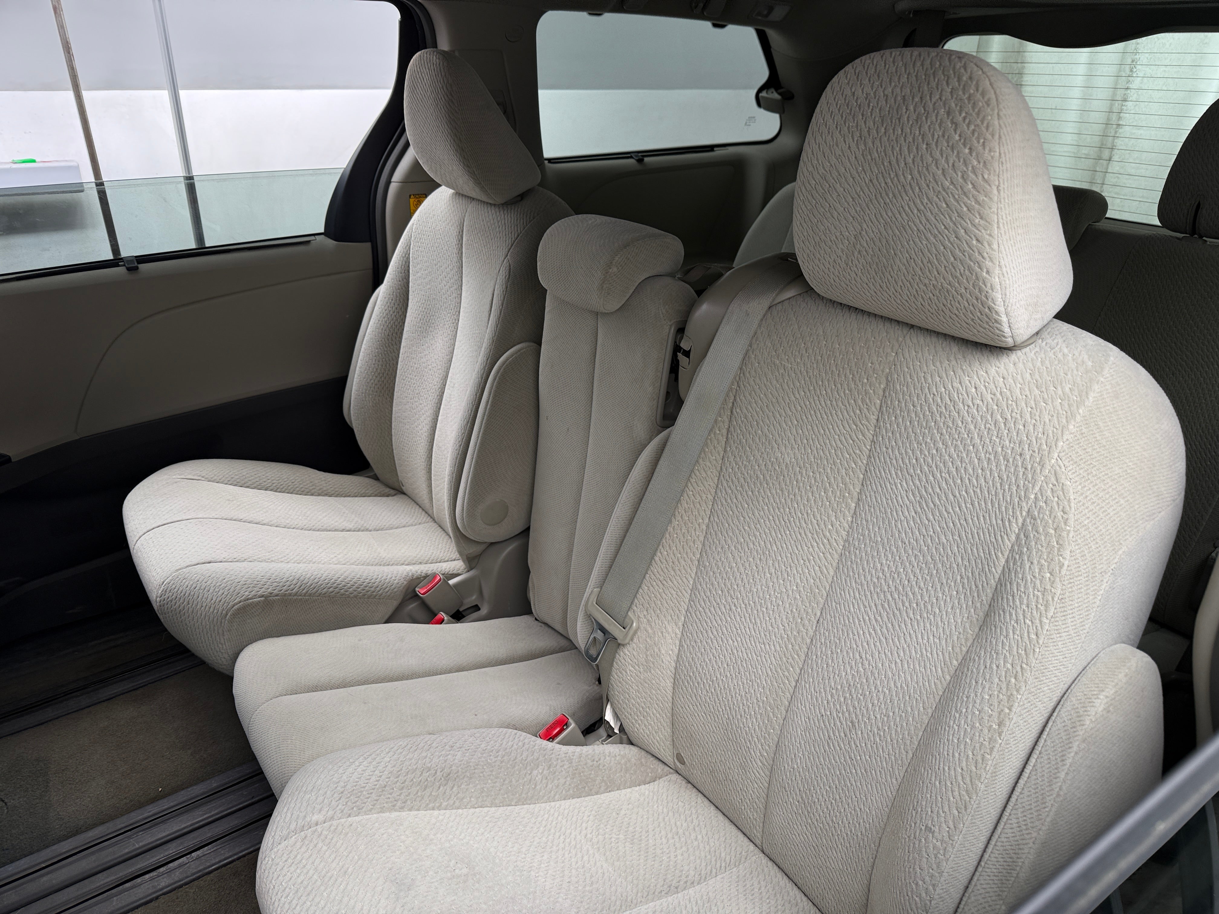 2013 Toyota Sienna LE 6