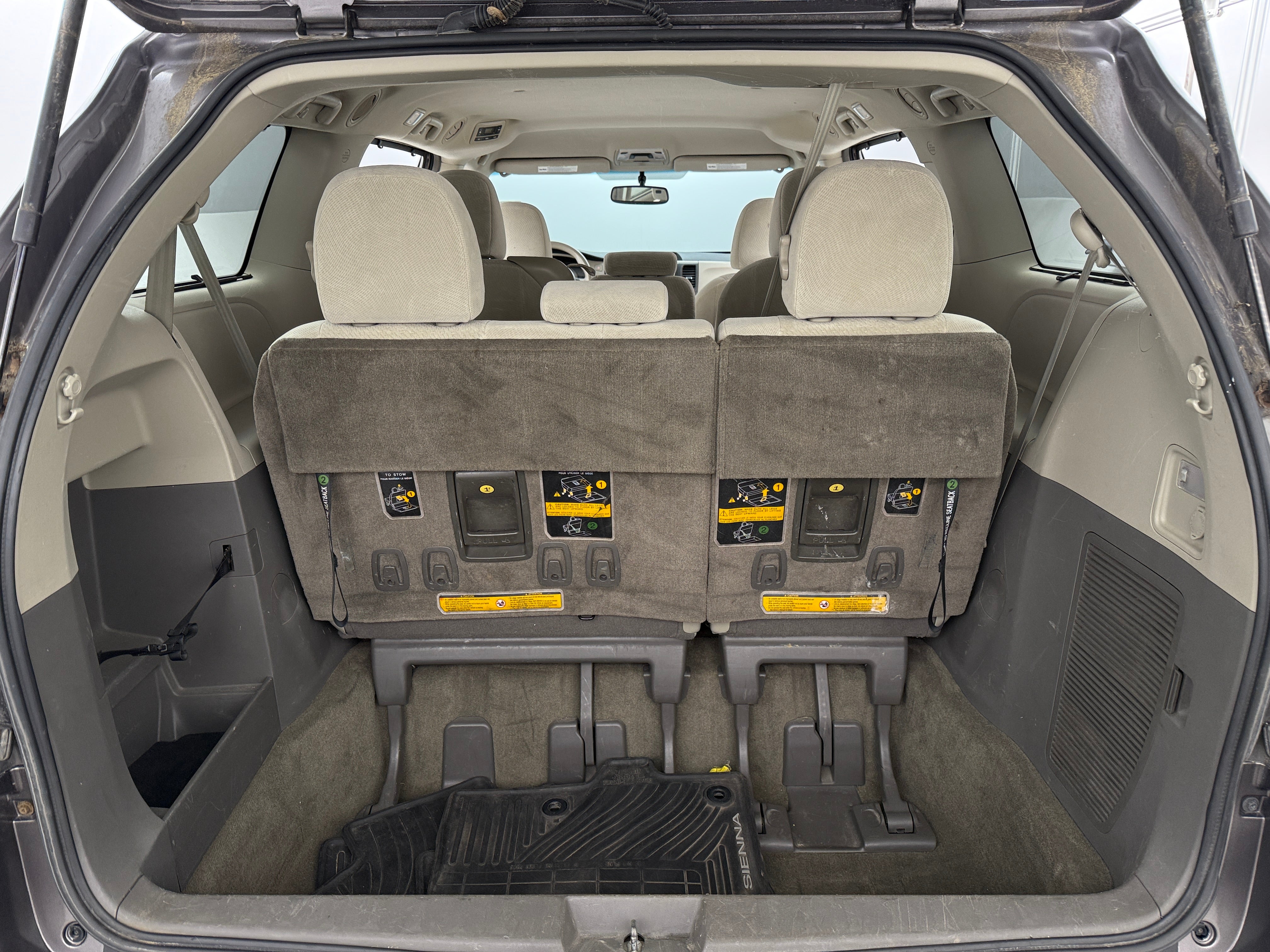 2013 Toyota Sienna LE 7