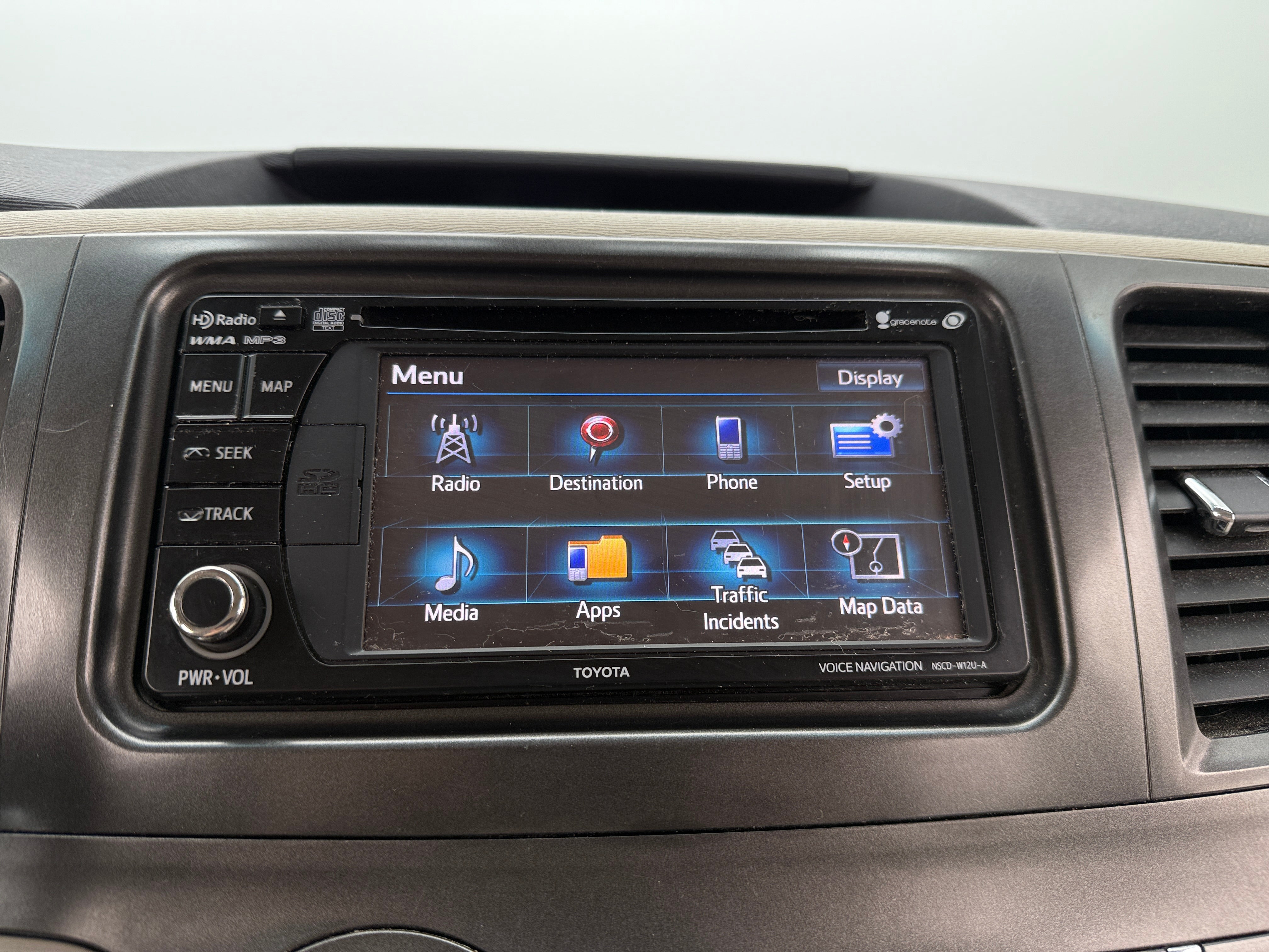 2013 Toyota Sienna LE 4