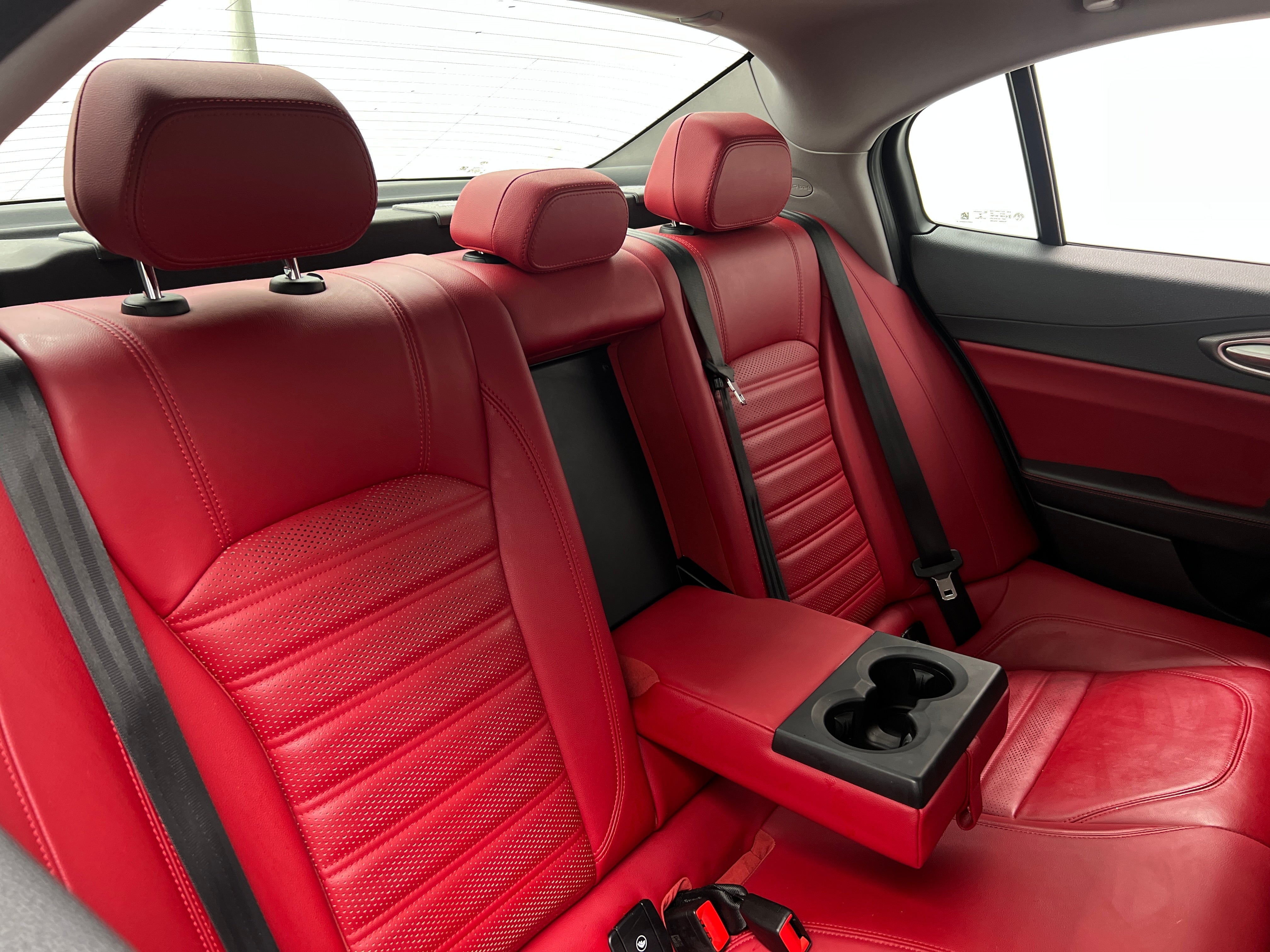 2019 Alfa Romeo Giulia Sport 5