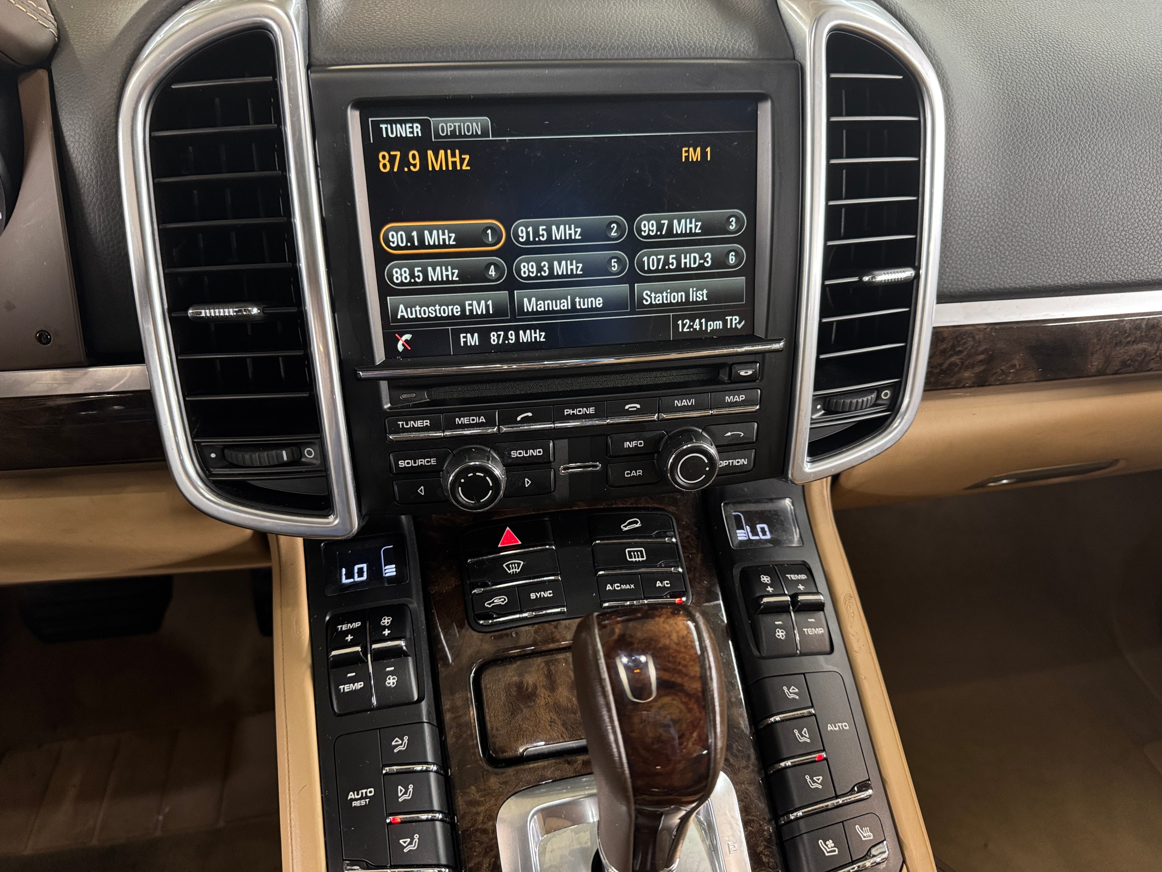 2016 Porsche Cayenne Base 3
