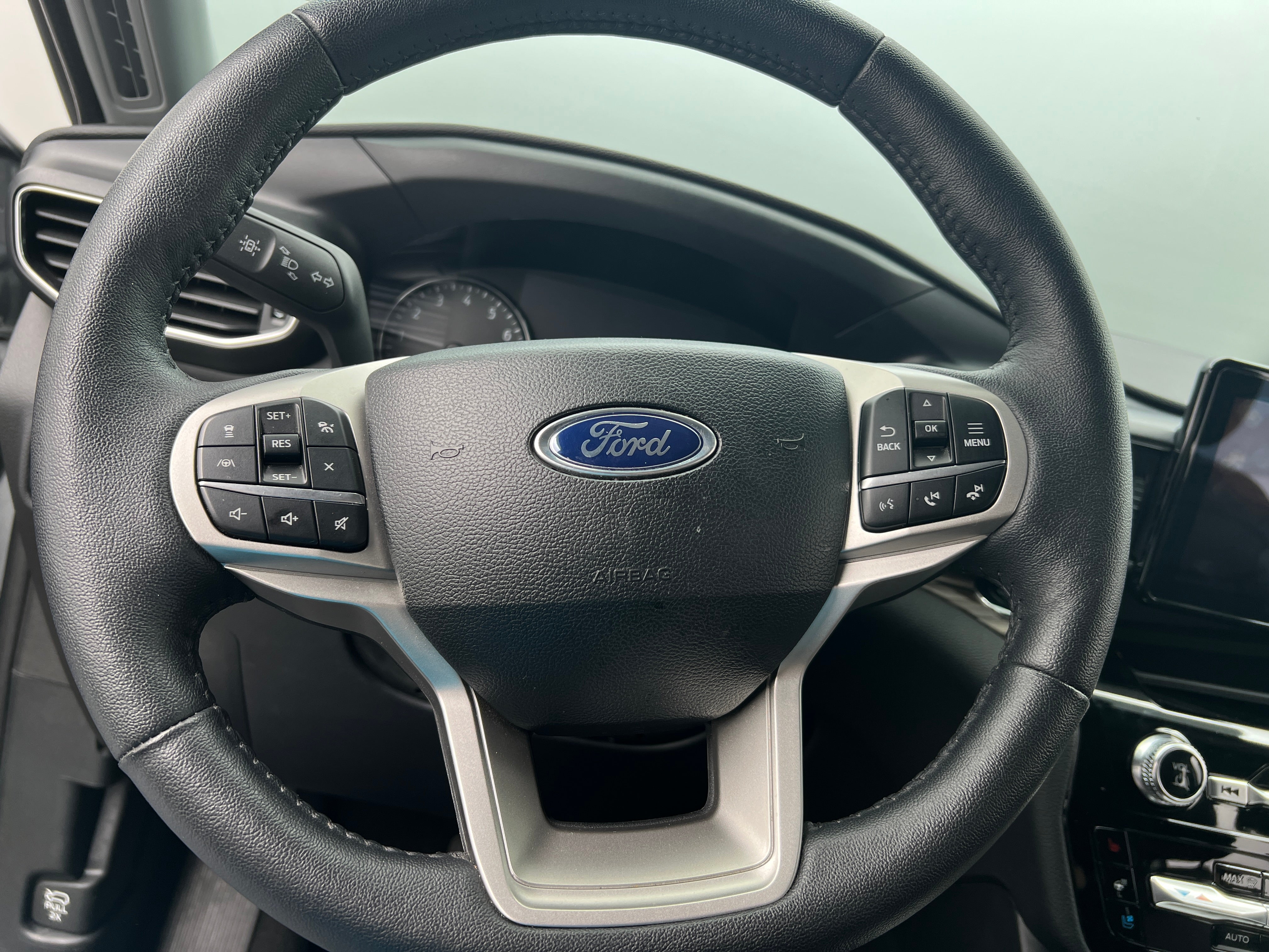 2024 Ford Explorer Limited 4