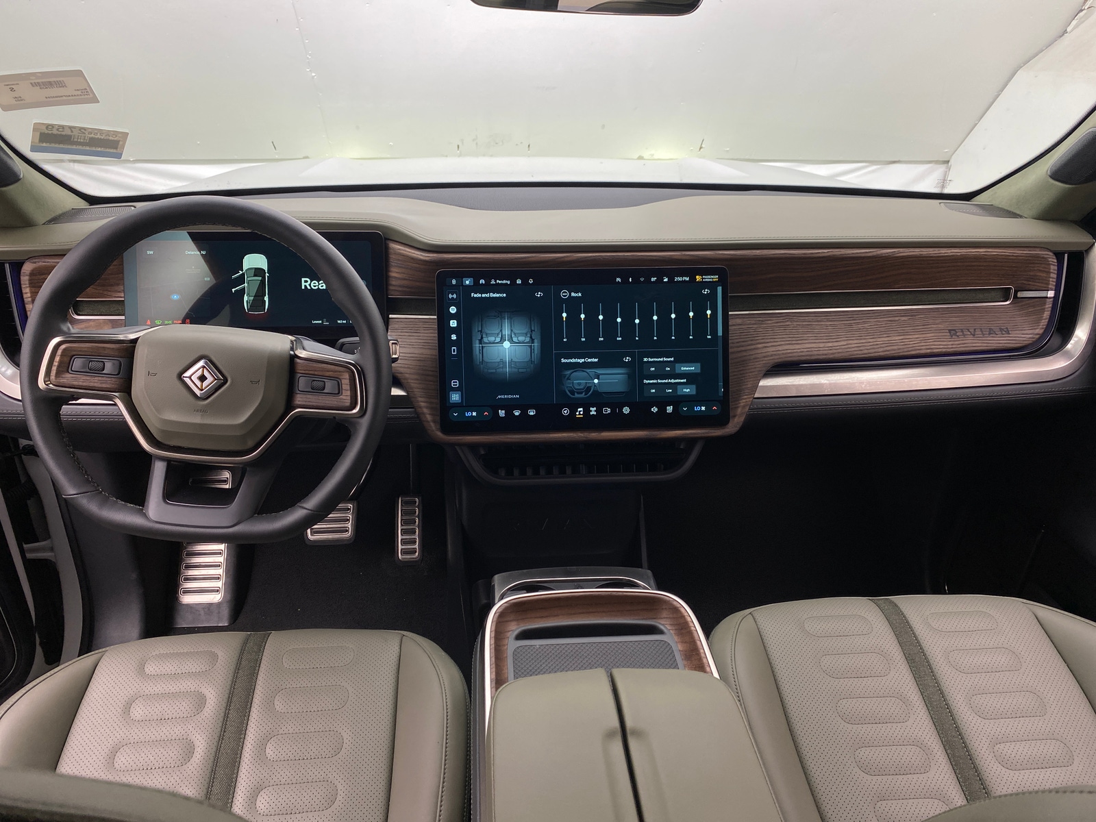 Thumbnail: 2023 Rivian R1S - 2