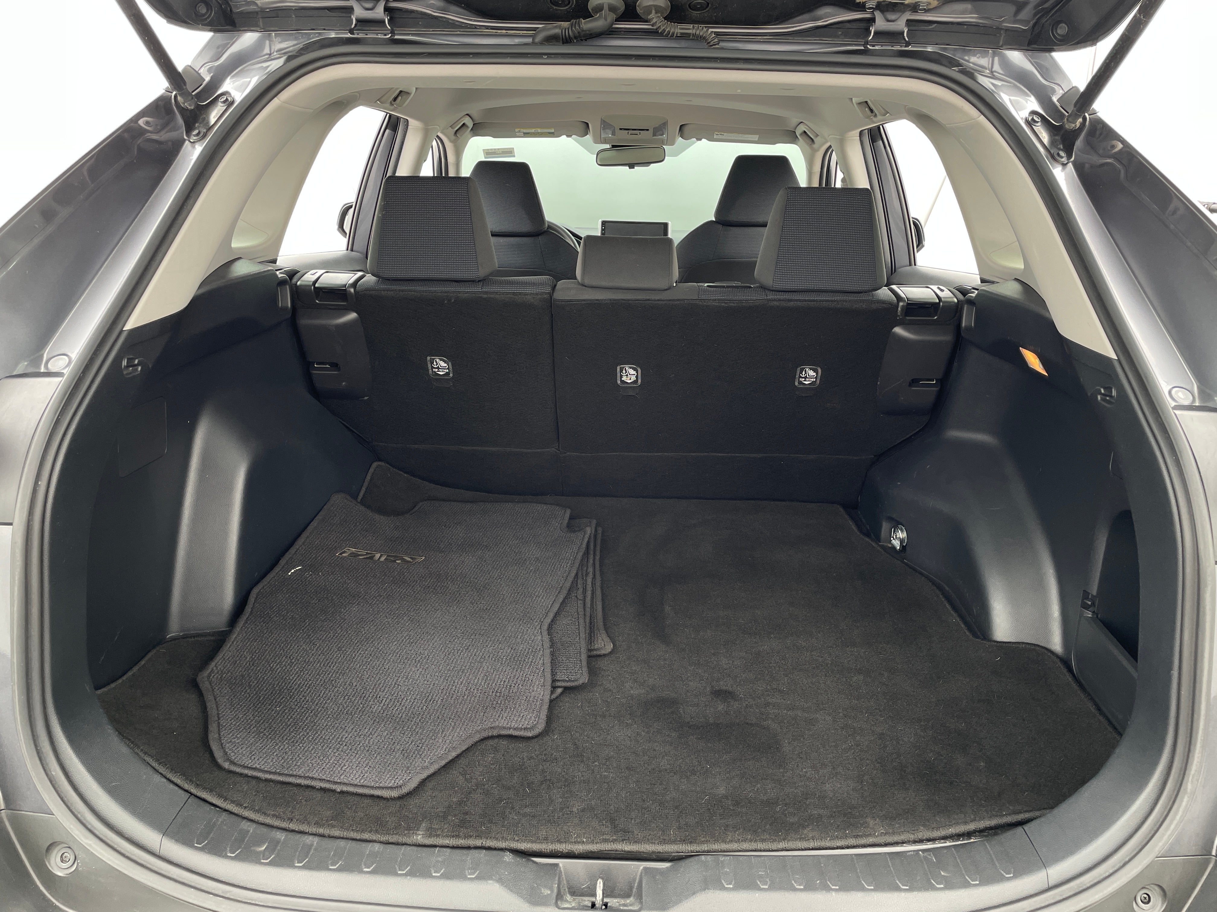 2019 Toyota RAV4 LE 7