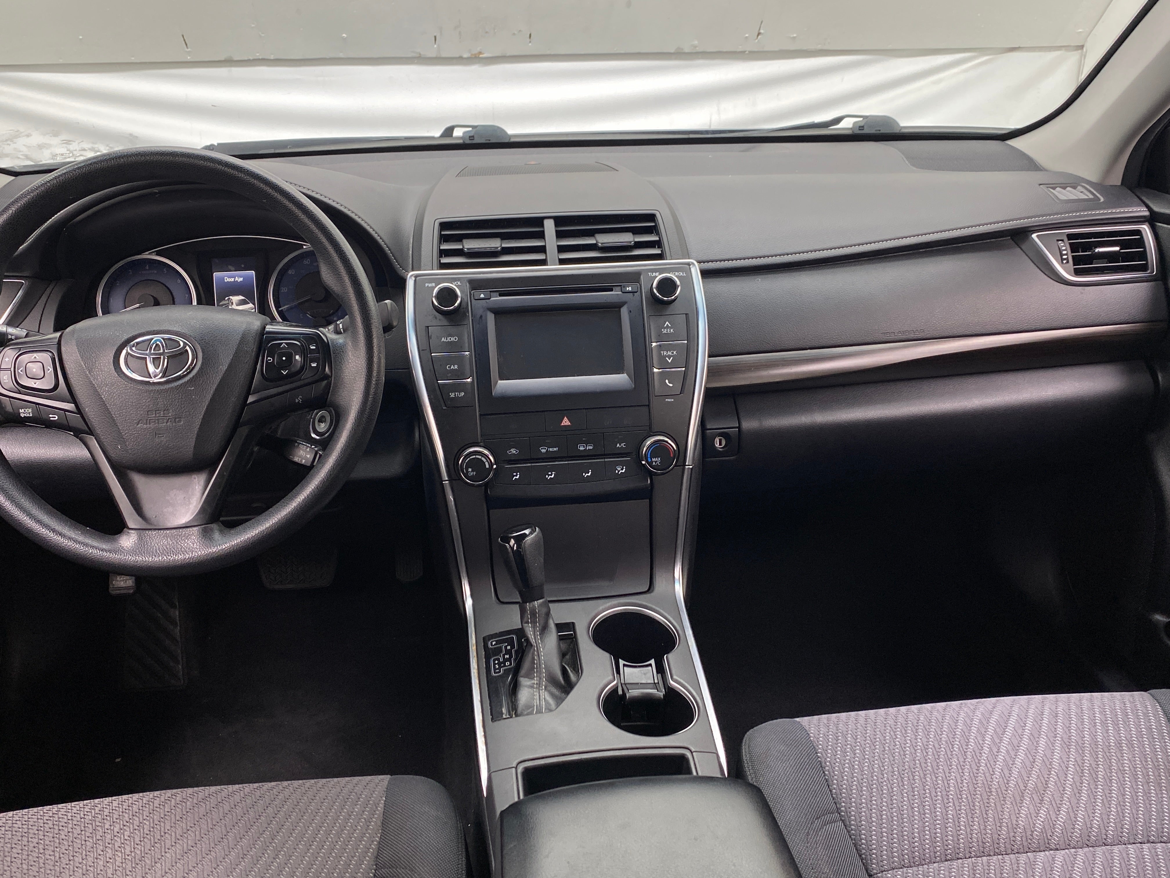 2016 Toyota Camry LE 3