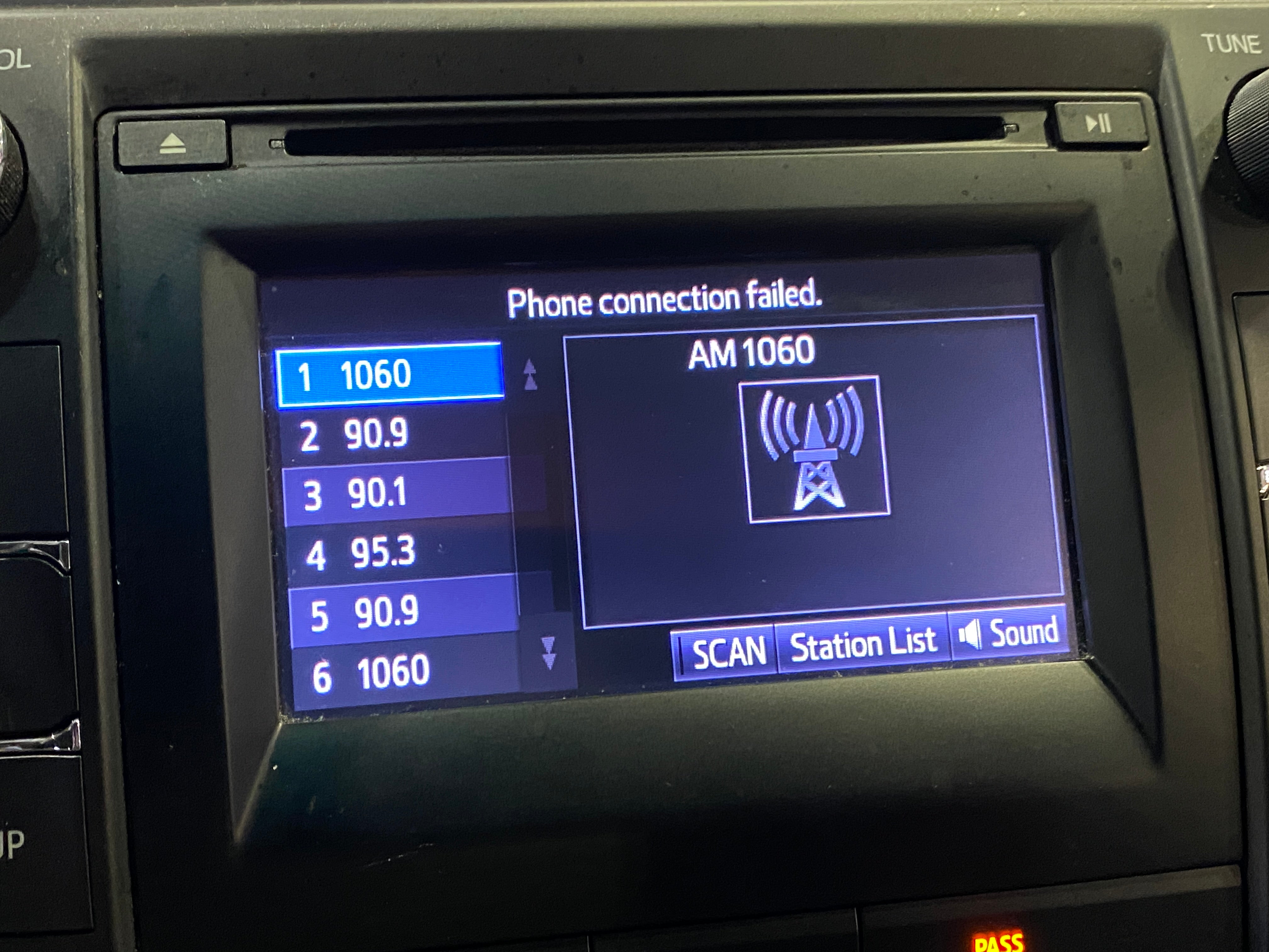 2016 Toyota Camry LE 4