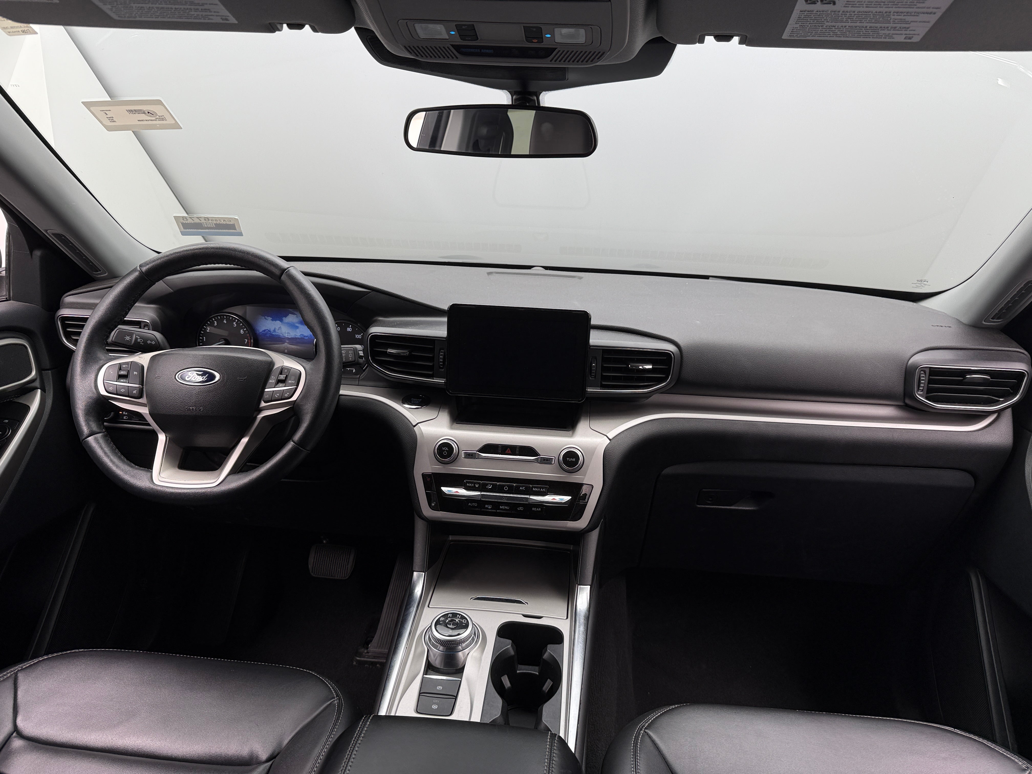 2023 Ford Explorer XLT 3