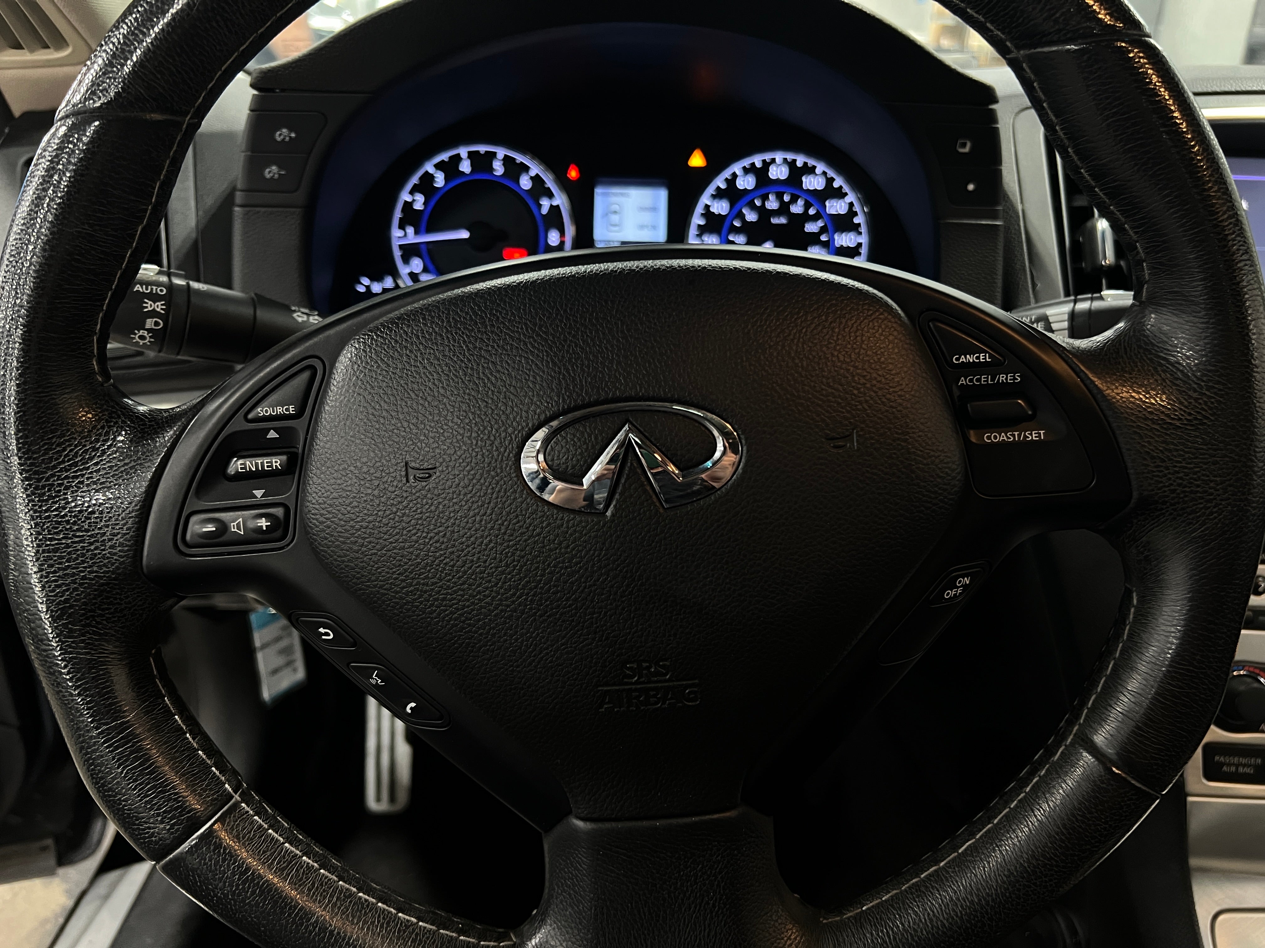 2013 INFINITI G37 Sport 3