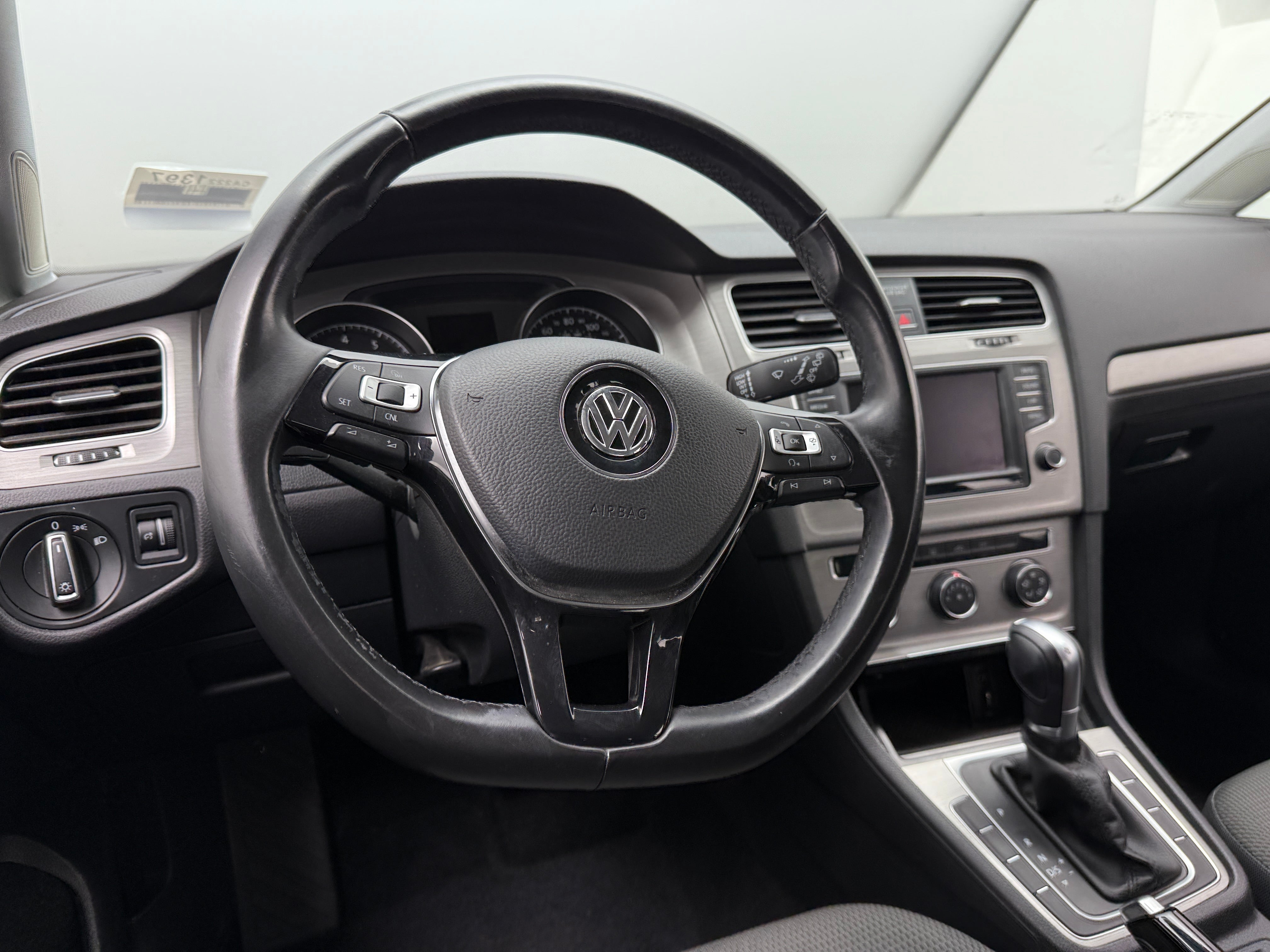 2017 Volkswagen Golf S 5