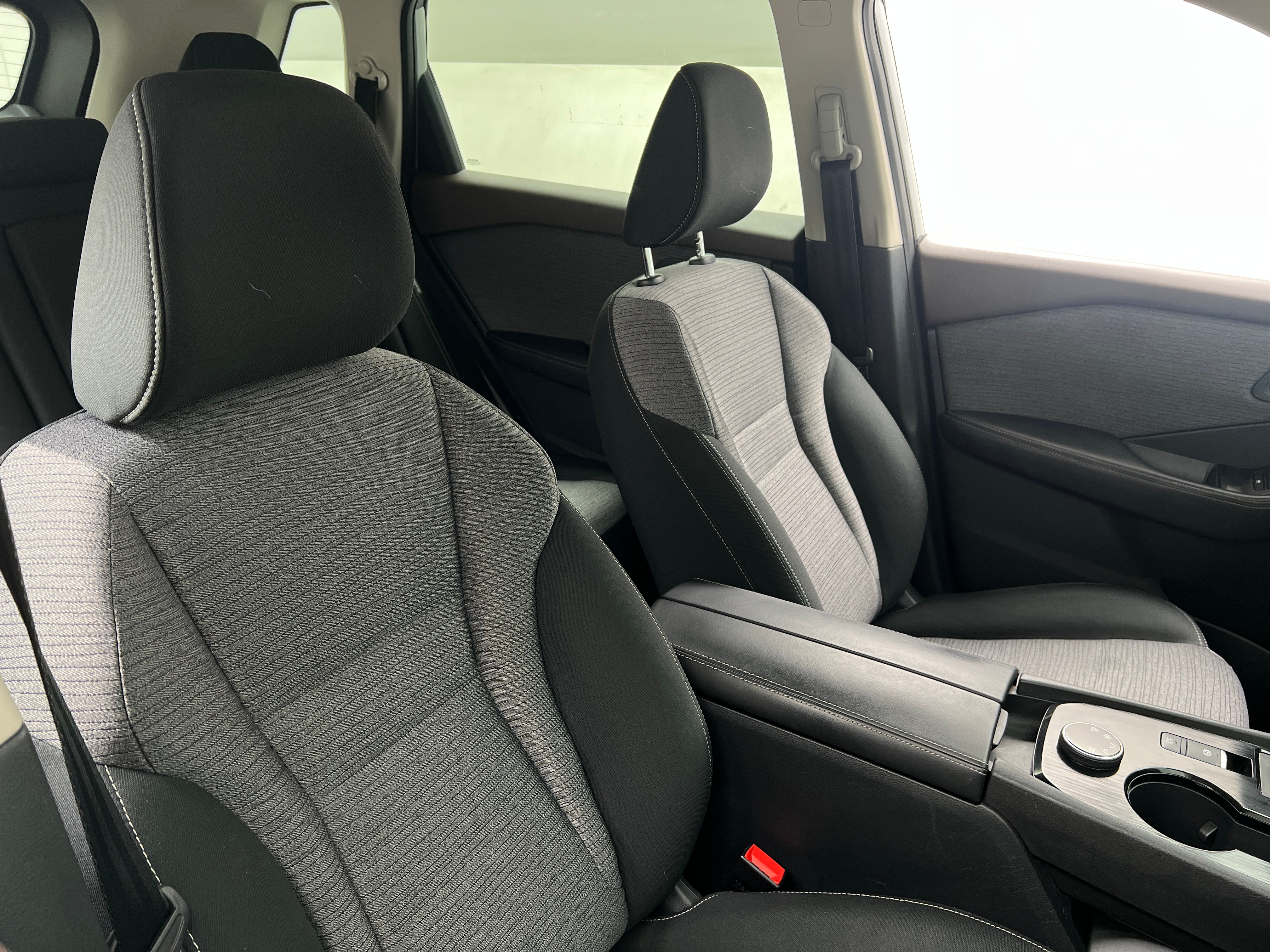 2022 Nissan Rogue SV 2