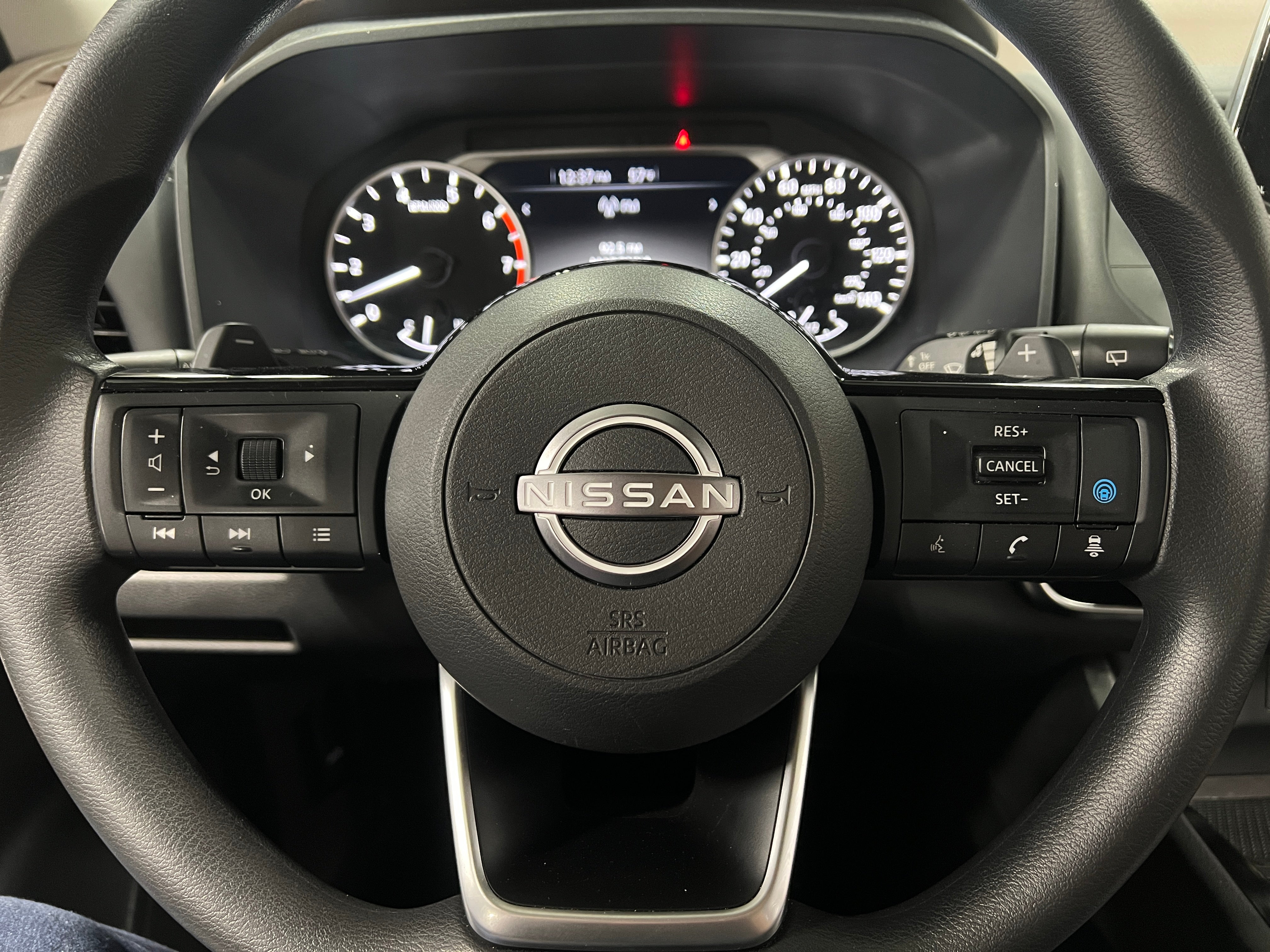 2022 Nissan Rogue SV 5