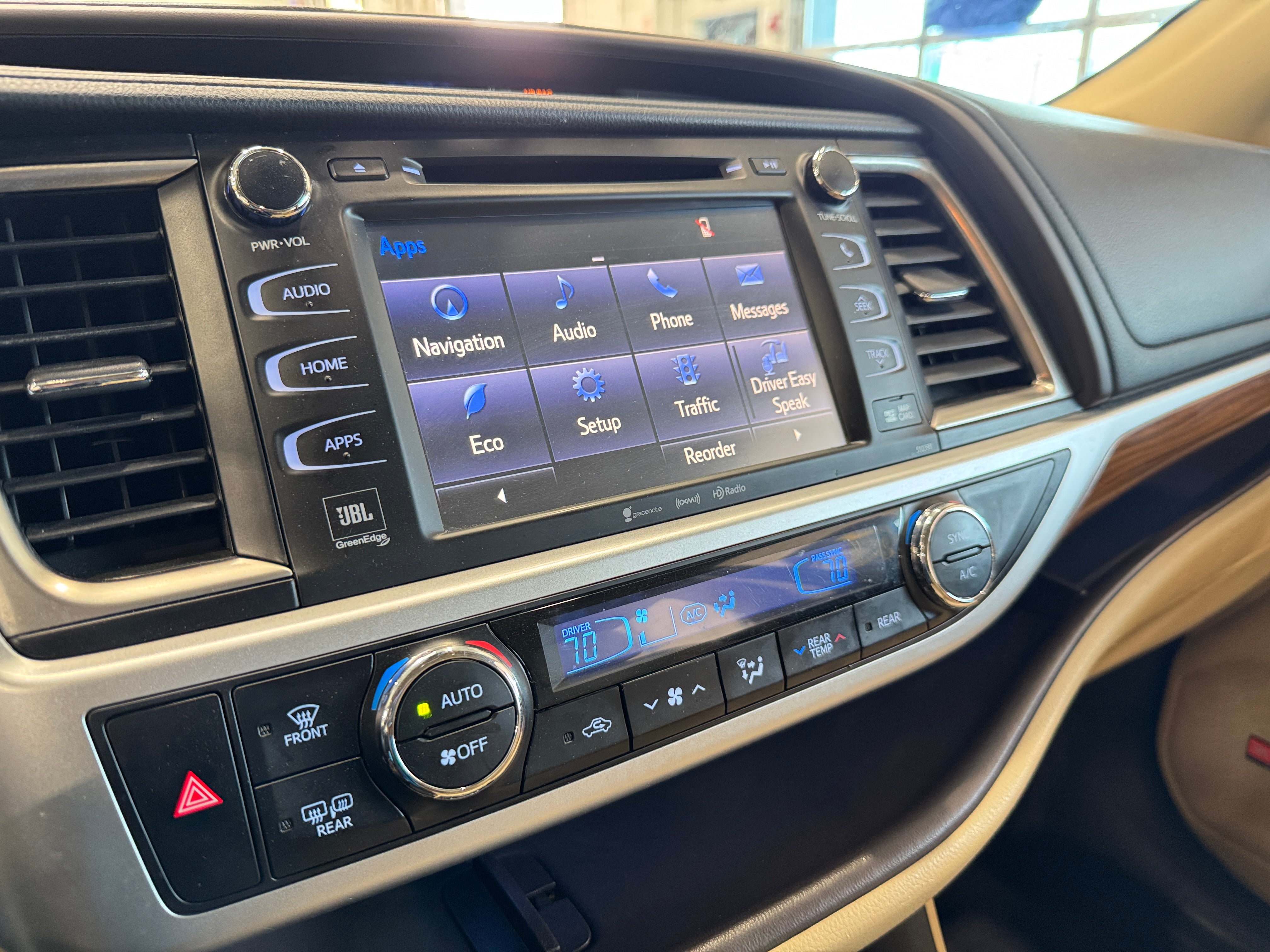 2019 Toyota Highlander Limited Platinum 3