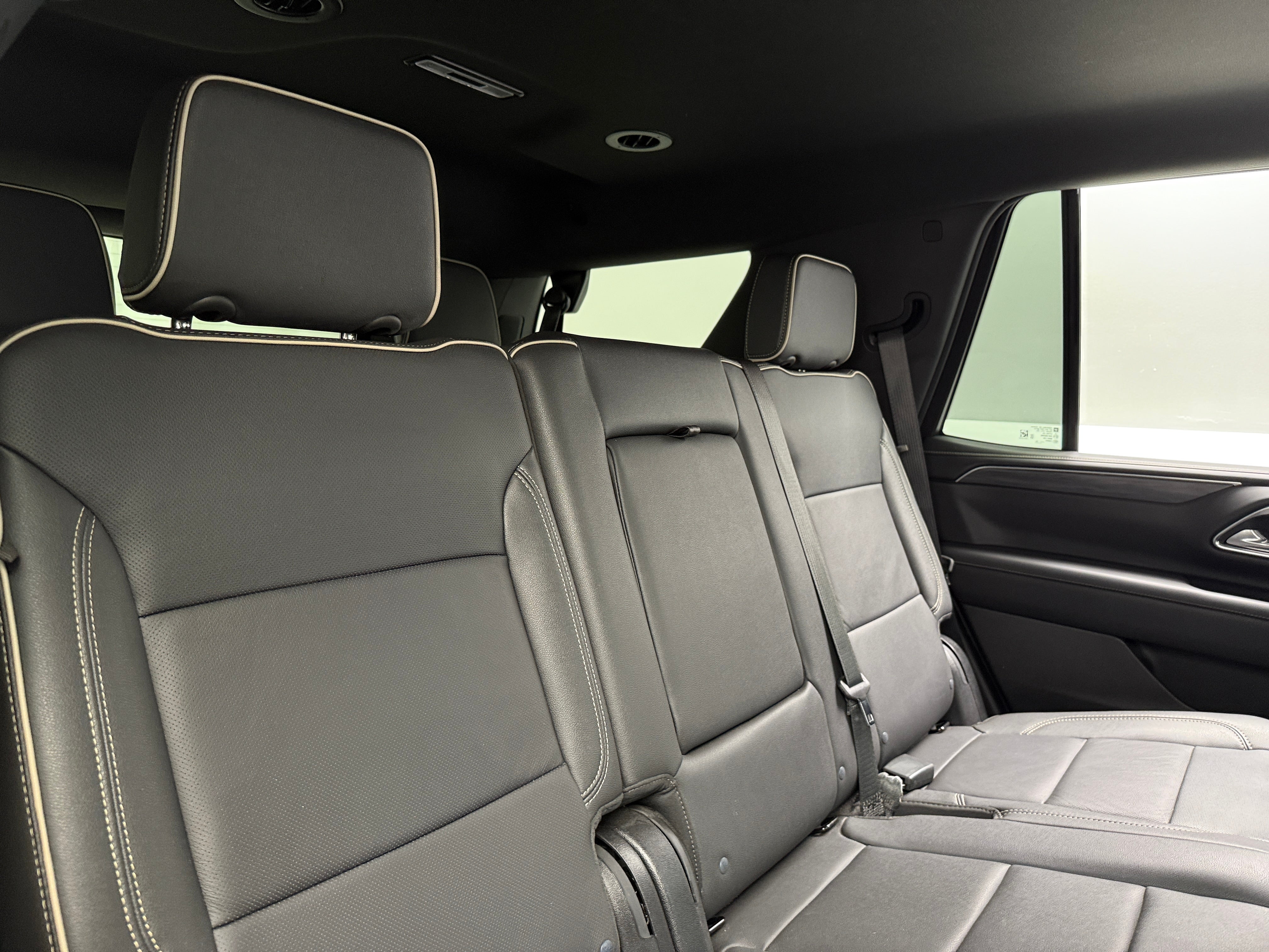 2024 GMC Yukon SLT 5