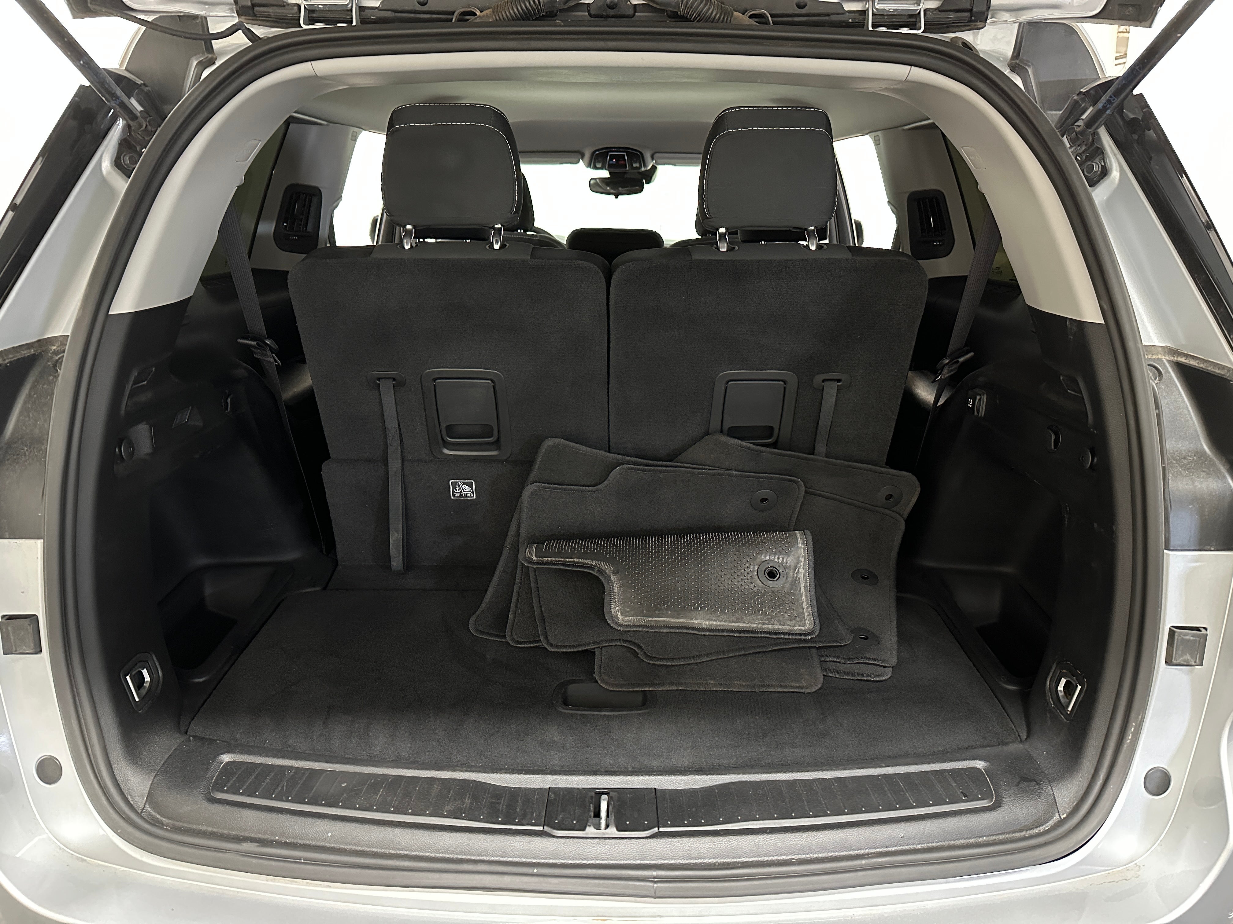 2023 Jeep Grand Cherokee L Laredo 7