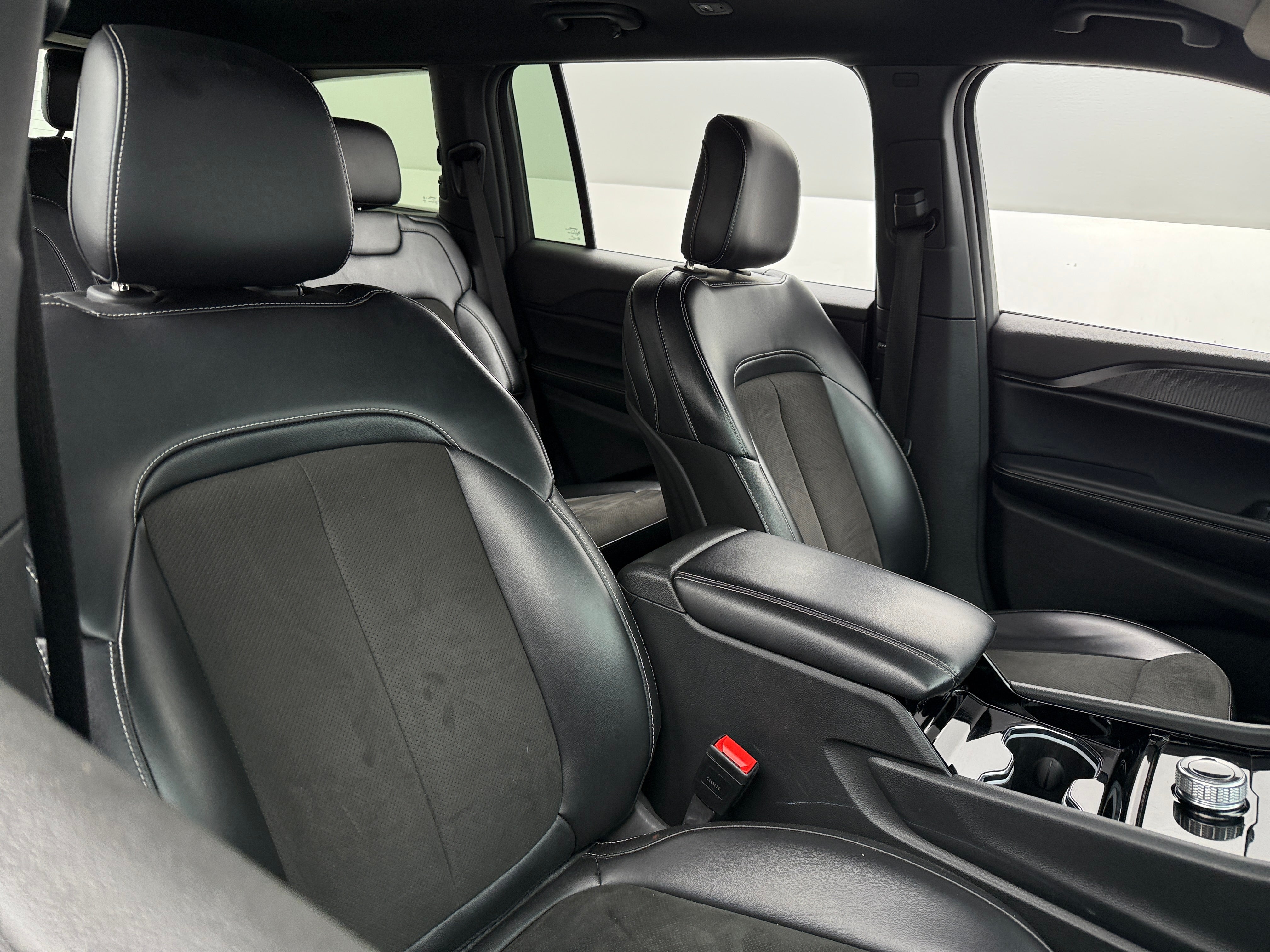 2023 Jeep Grand Cherokee L Altitude 2