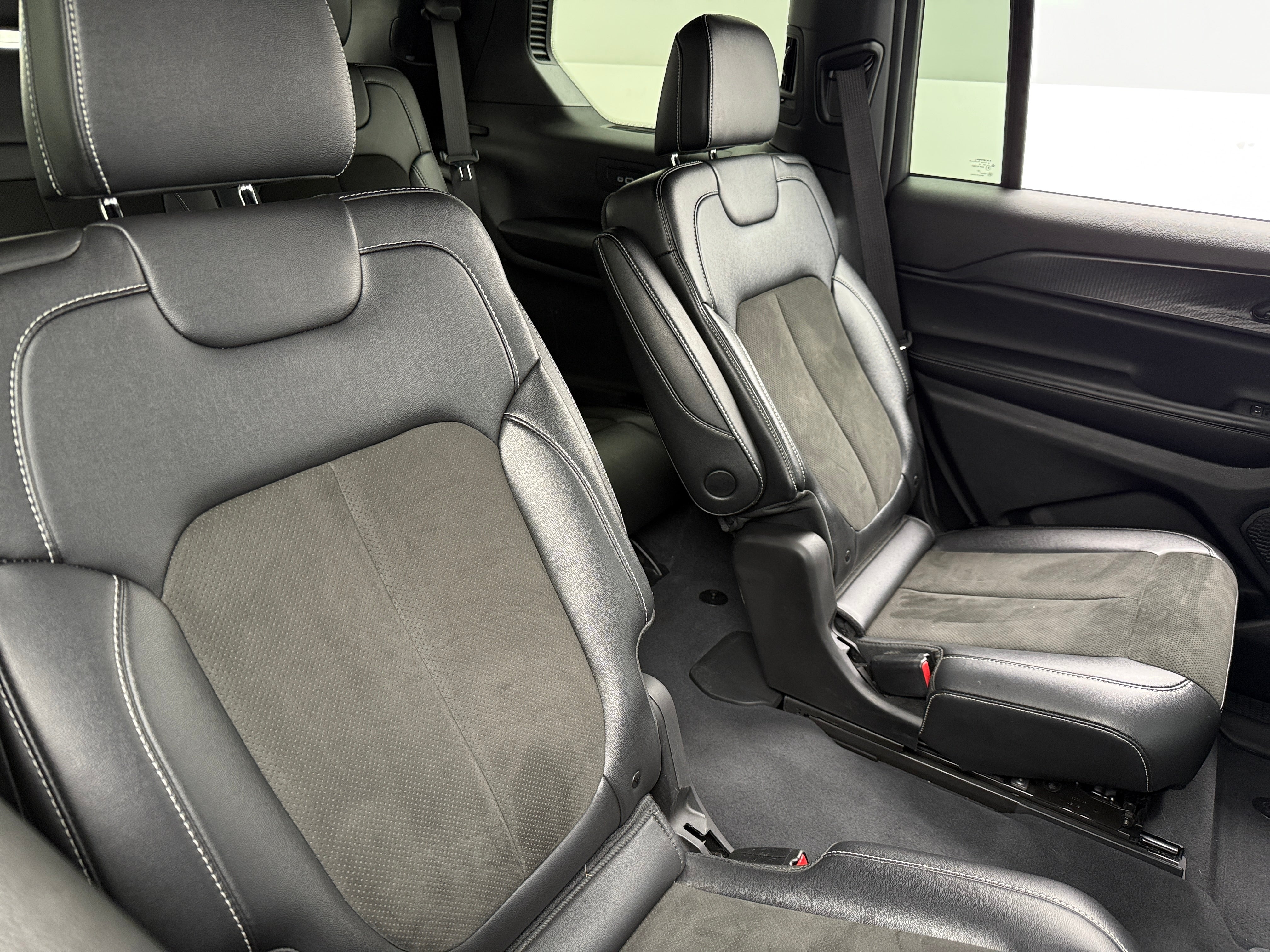2023 Jeep Grand Cherokee L Altitude 6