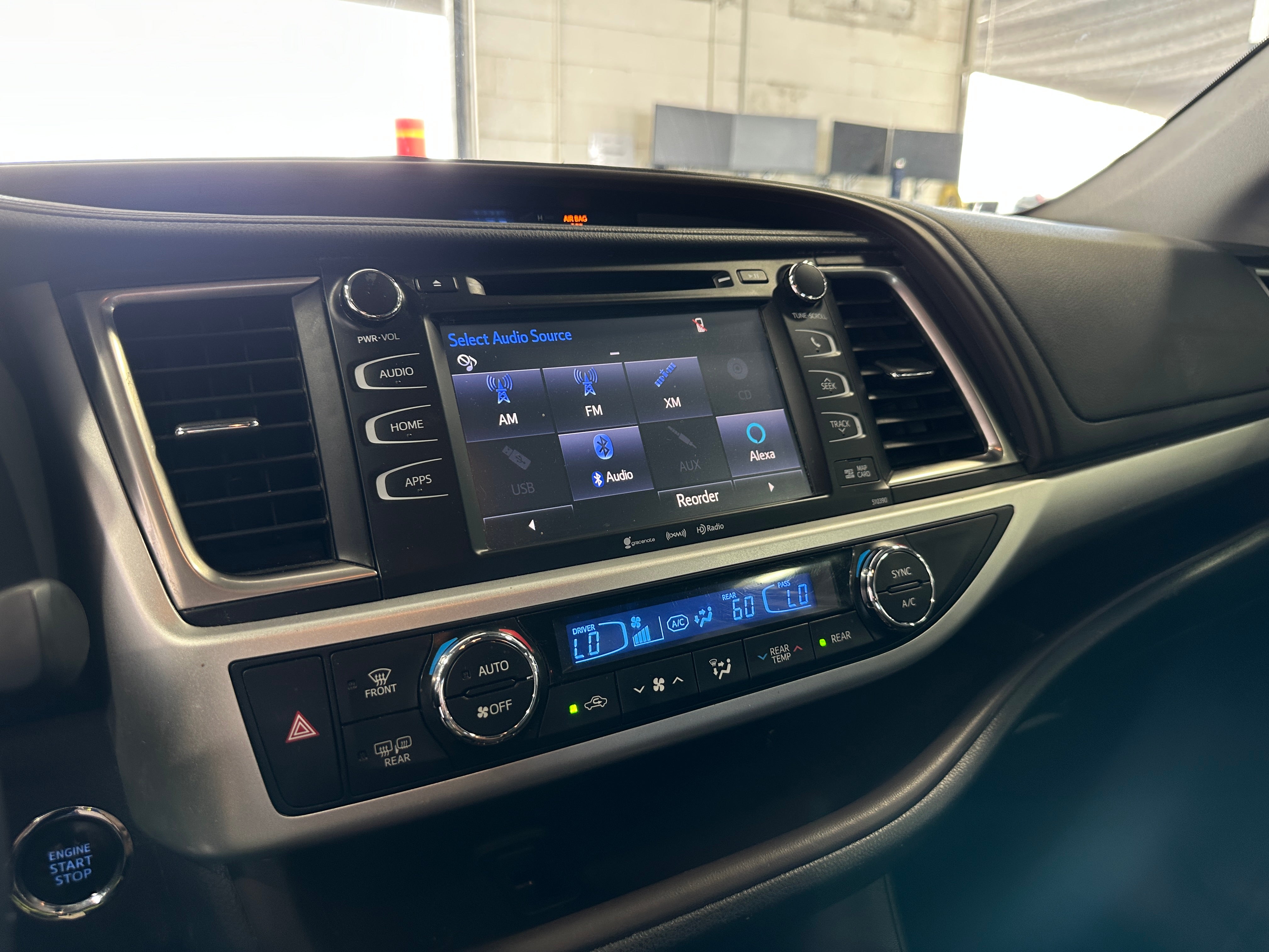 2019 Toyota Highlander XLE 3