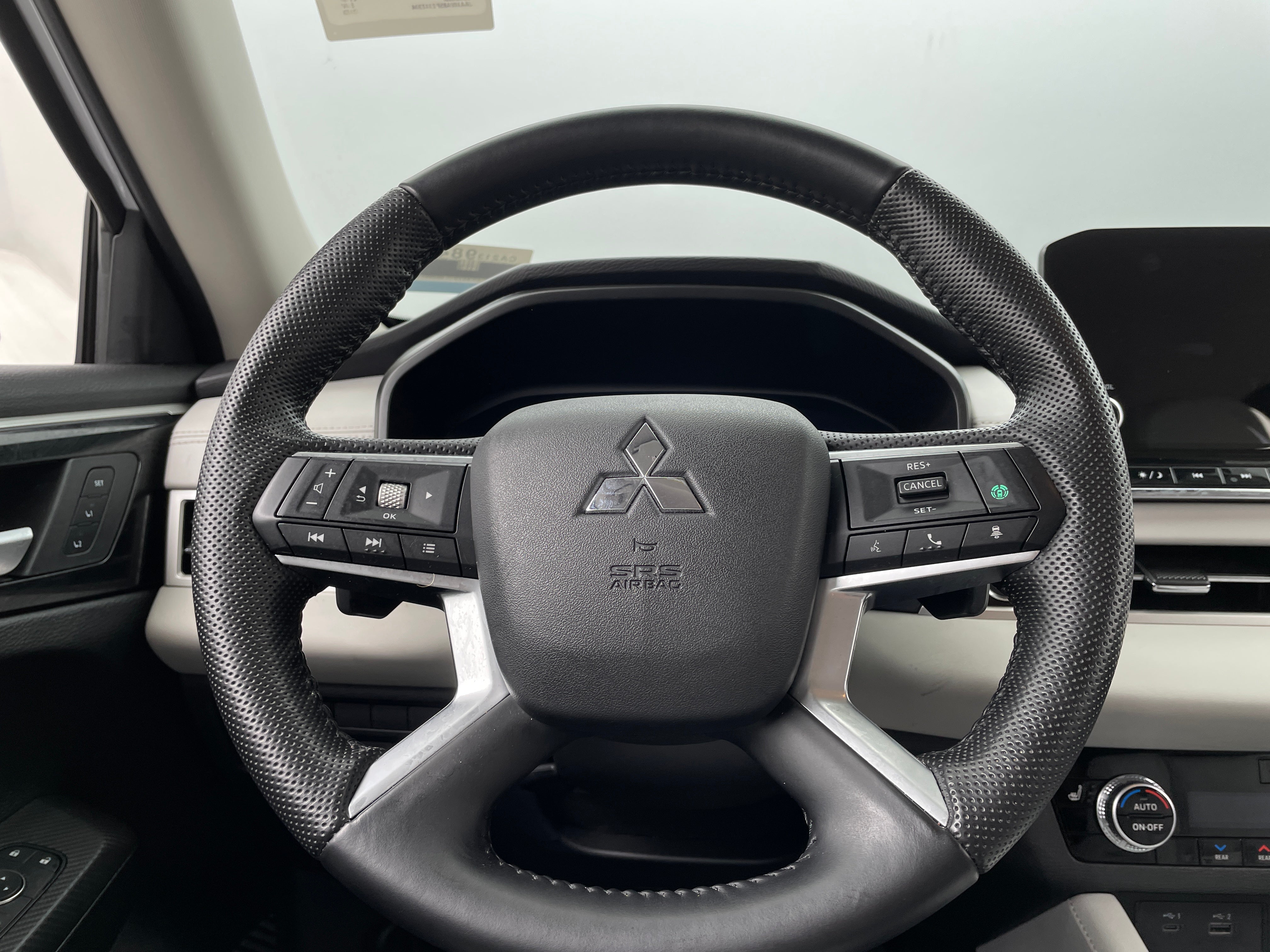 2023 Mitsubishi Outlander SEL 4