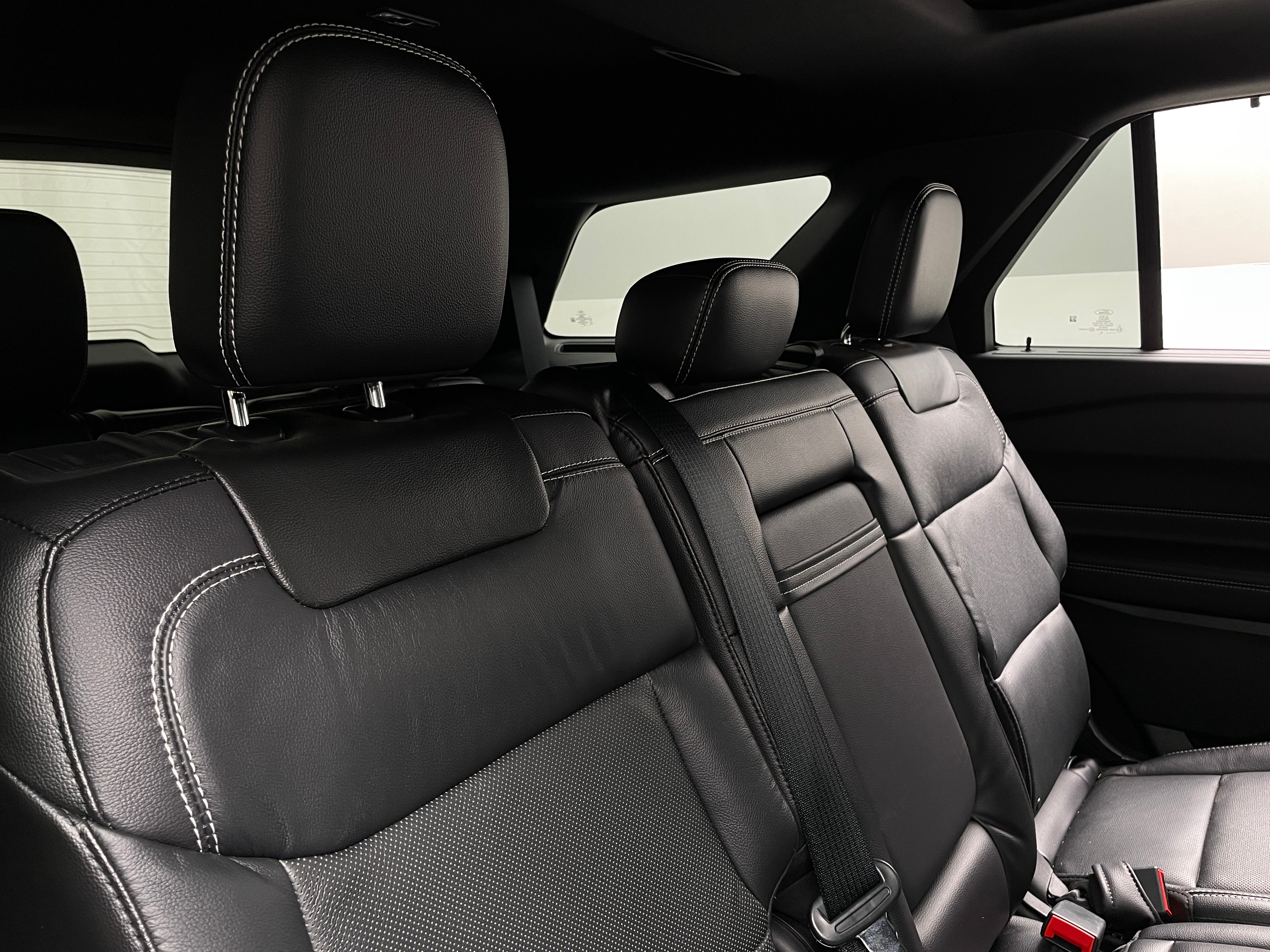 2022 Ford Explorer ST 5